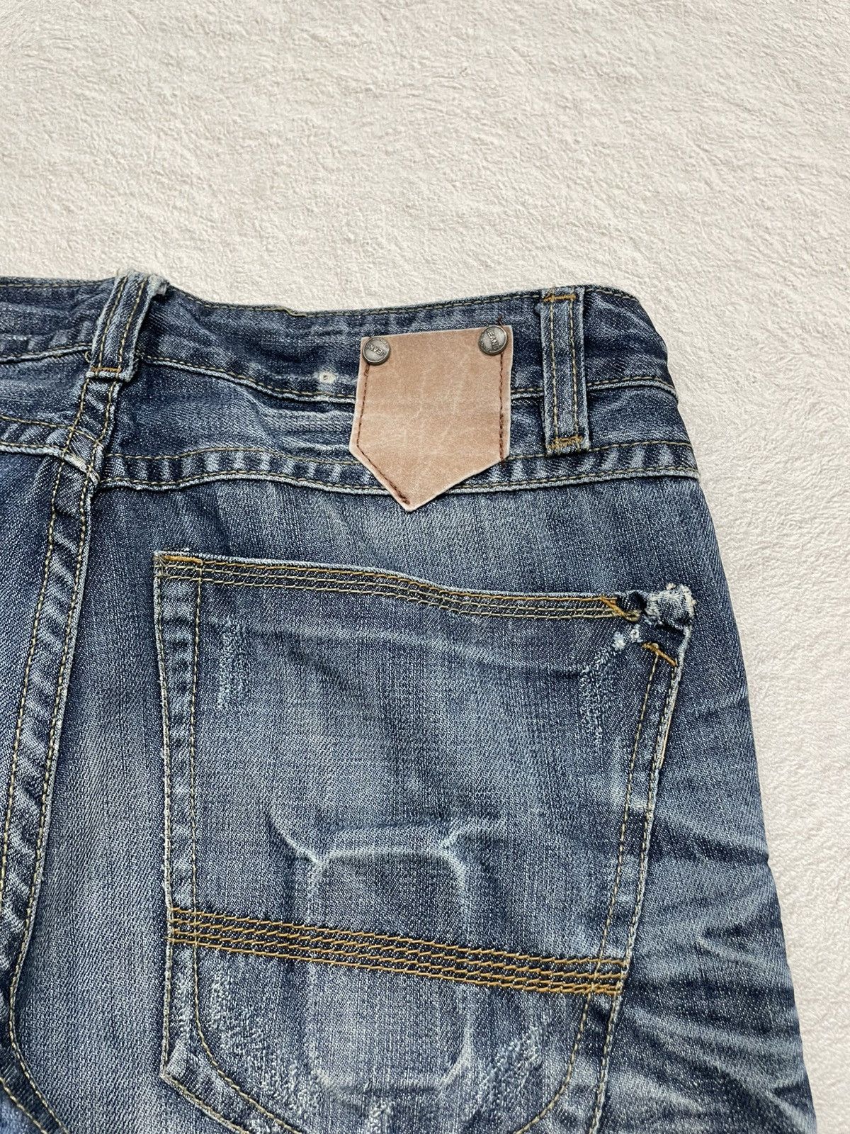 If Six Was Nine 2000s Jundol Distressed Fading Denim Bootcut Size US 32 / EU 48 - 13 Thumbnail