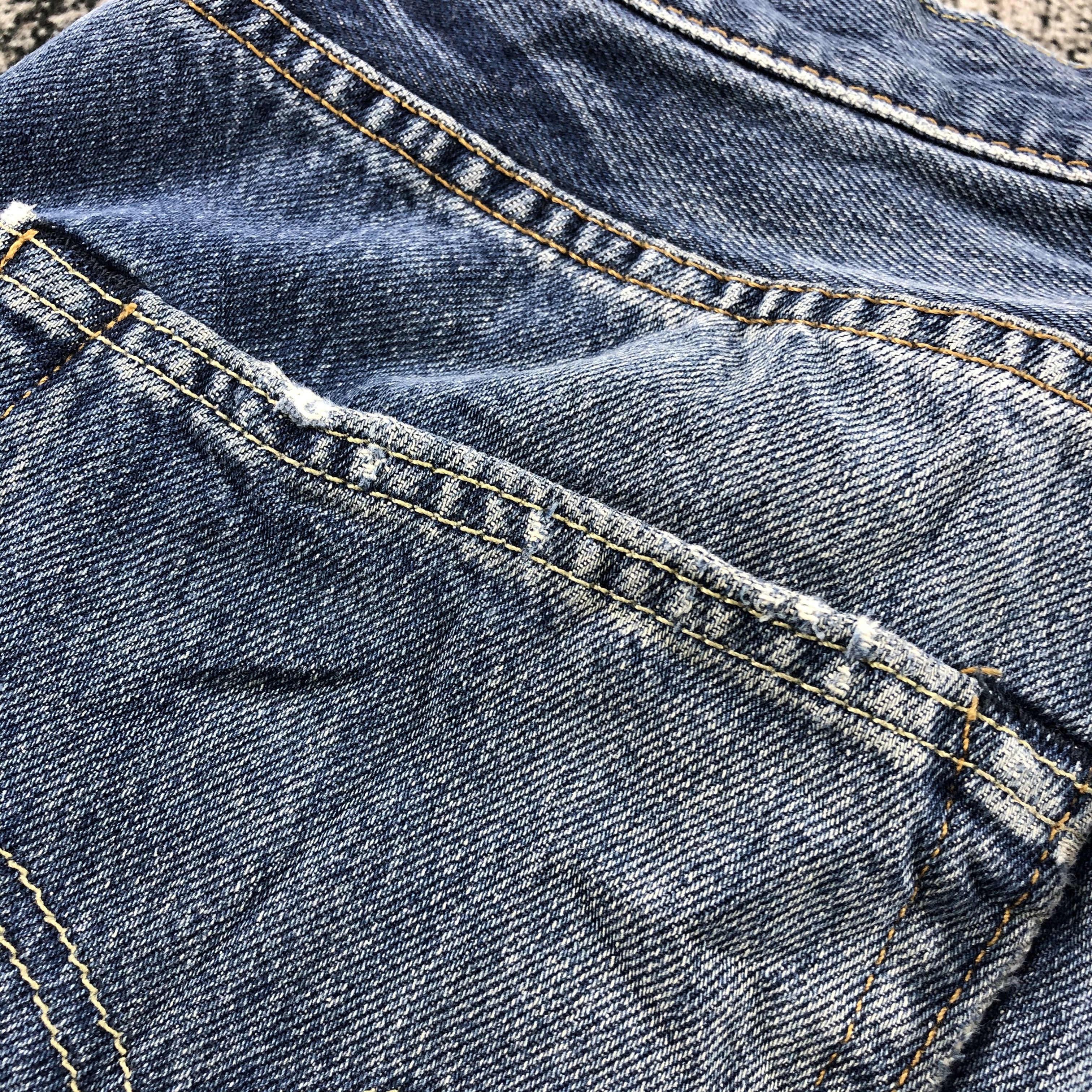 Levi's Vintage Levis 501 Jeans Distress Faded Blue Denim KJ1044 Size US 34 / EU 50 - 9 Thumbnail