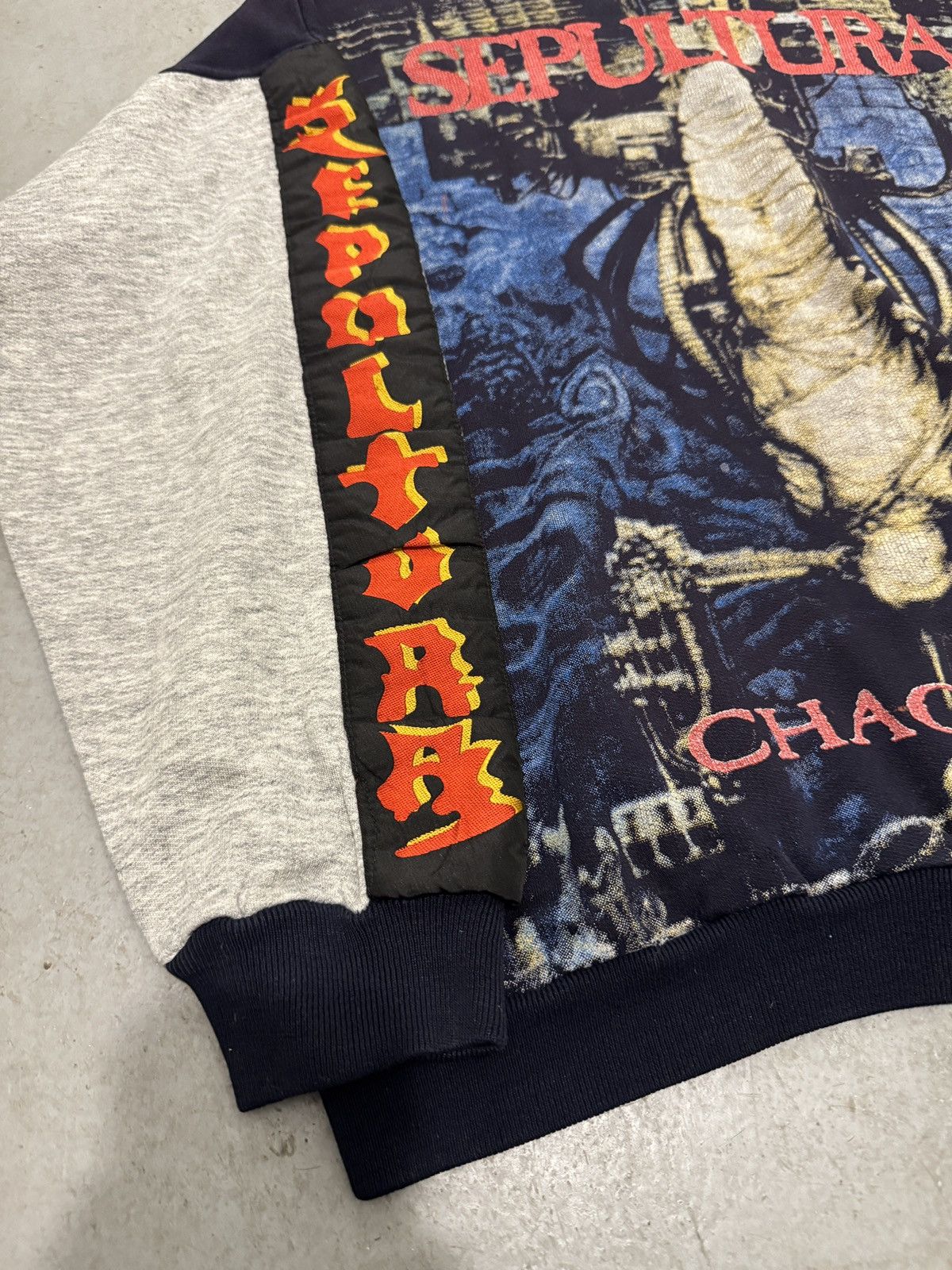 Band Tees *RARE* GRAIL 90s VTG SEPULTURA CHAOS A.D HOODIE Size US L / EU 52-54 / 3 - 9 Thumbnail