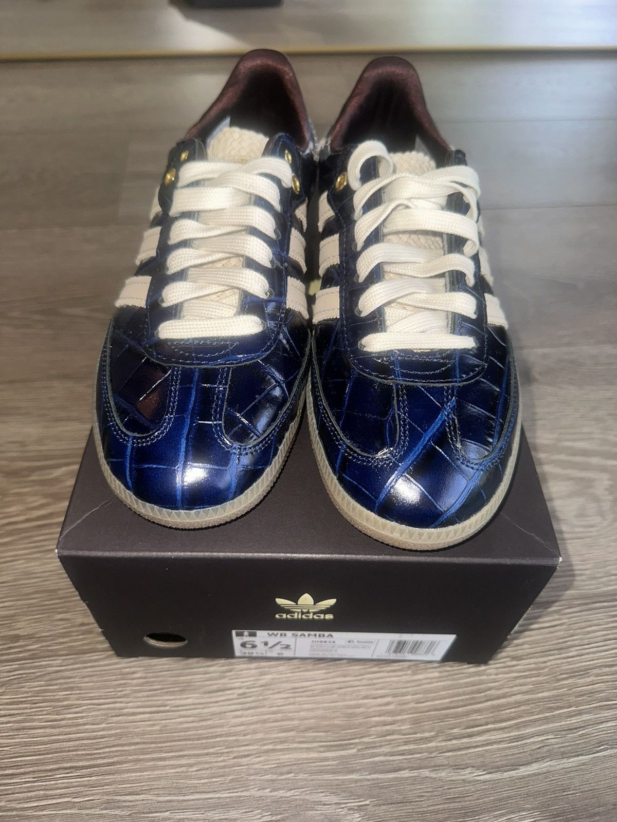 adidas gazelle silver green womens Adidas Samba Gucci by Siji Studios – The Garden main image 1