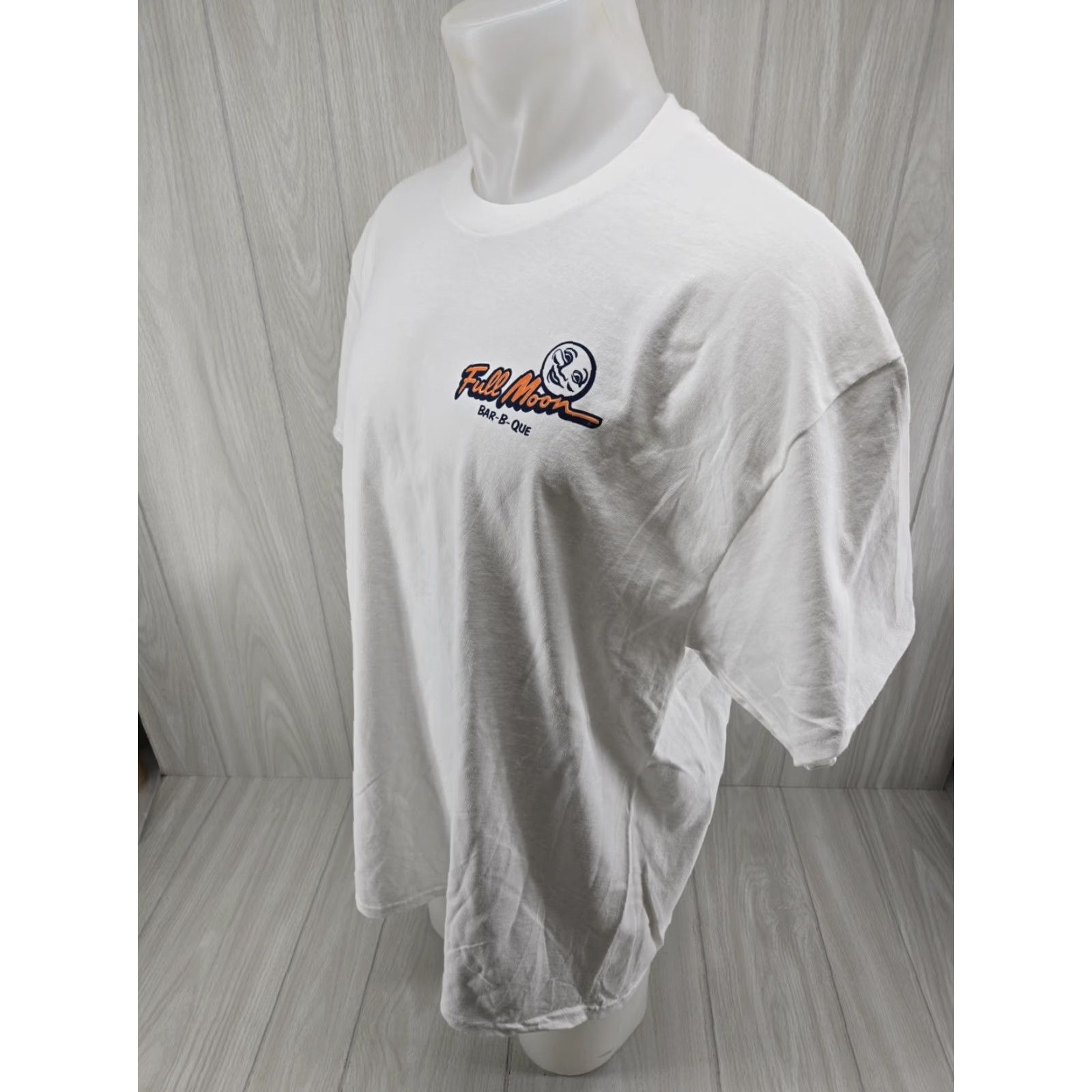 Gildan Full Moon Bar-B-Que Auburn Tigers Mens XL White T-Shirt Crew Neck Logo Moon Vintage: No (adjusted to standards) Size US XL / EU 56 / 4 - 4 Thumbnail