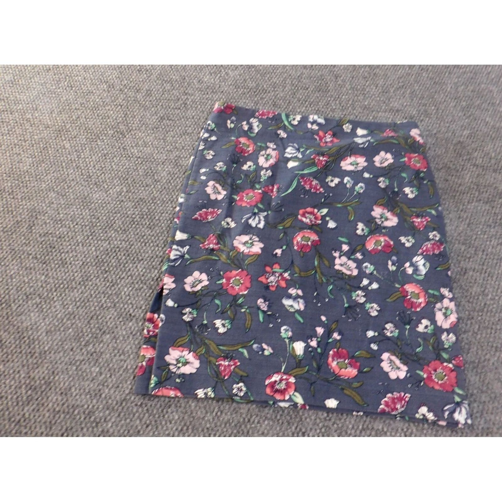 Loft LOFT Skirt Knee Length Floral Blue Zip A-Line Women 12 Casual Business Knit Cotton Spandex Lined Zipper Regular Capes? Size 34" / US 12 / IT 48 - 4 Thumbnail