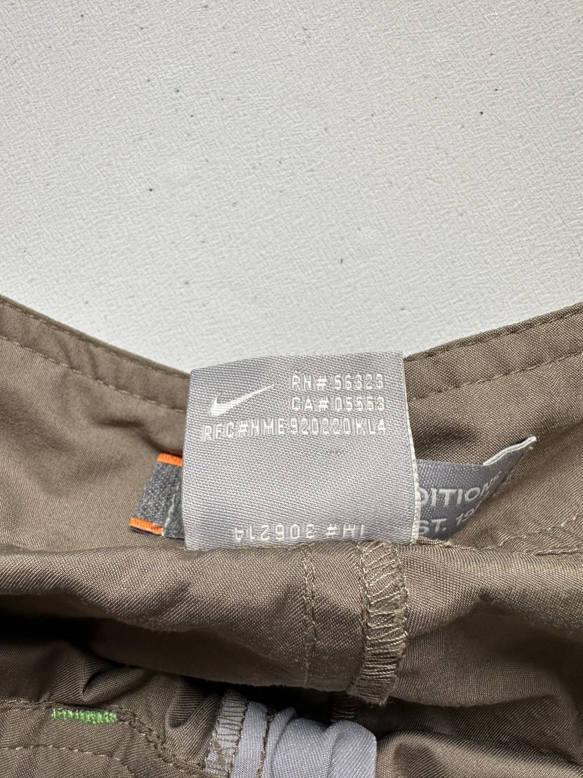 Nike × Nike ACG Vintage Y2k Nike Acg Cargo Shorts Size US 38 / EU 54 - 15 Thumbnail