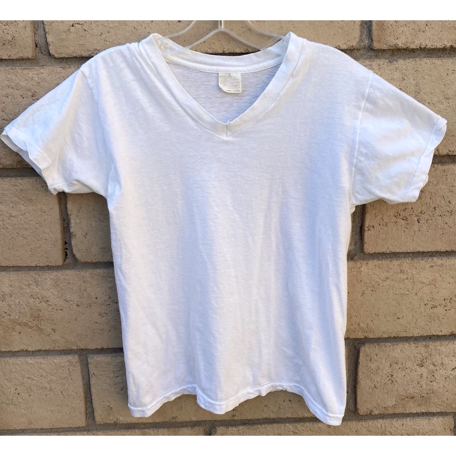 Vintage VINTAGE Two Guys White V-Neck T-Shirt - Shirt - Men M - 100% Cotton - Single Stitch - Made in USA Size US M / EU 48-50 / 2 - 3 Thumbnail
