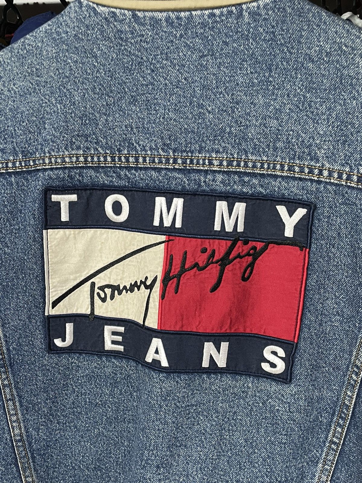 Japanese Brand × Tommy Hilfiger × Vintage Denim Jacket Tommy Hilfiger Big Flag 90’s Vintage Size US L / EU 52-54 / 3 - 5 Thumbnail