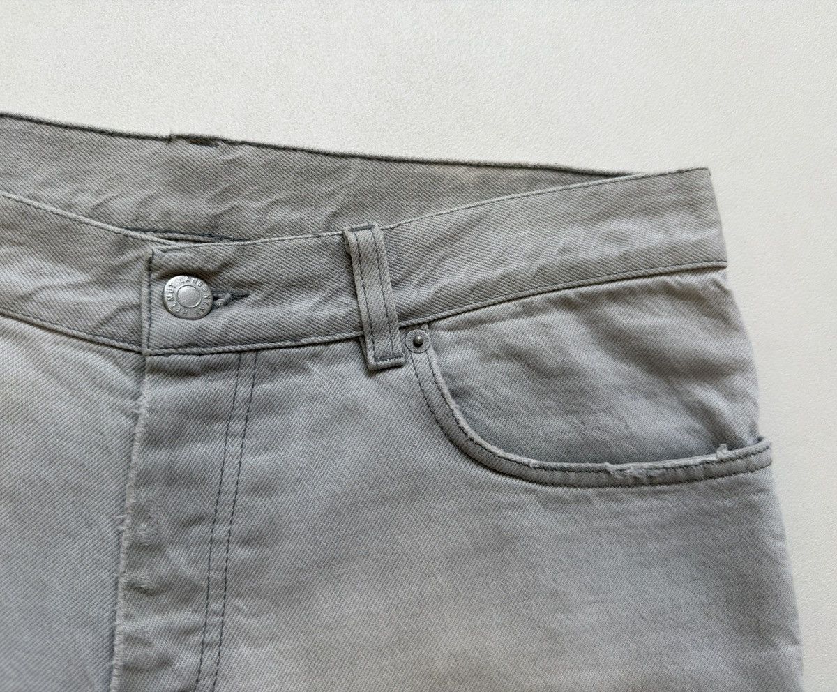 Helmut Lang OG ‘Thrashed’ Gray Cut Off Jean Shorts Size US 32 / EU 48 - 9 Thumbnail