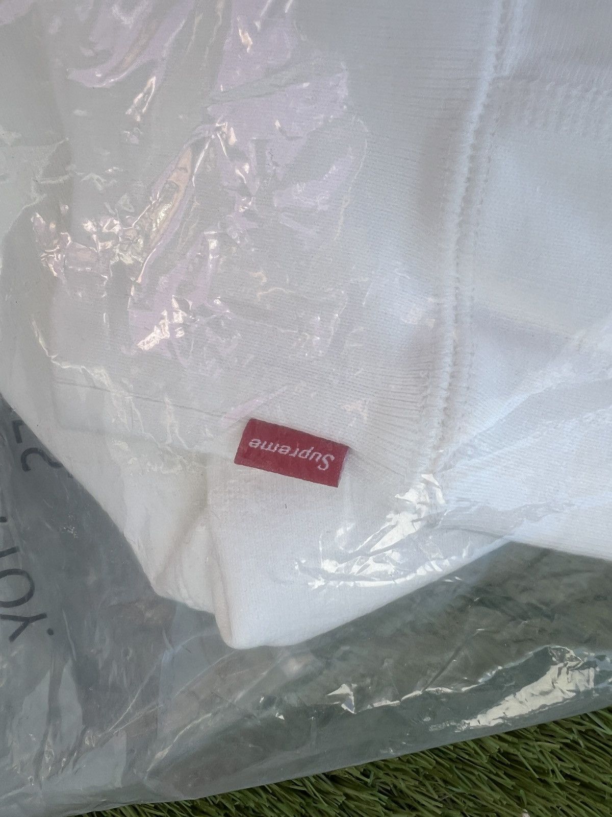 Supreme Supreme Washed Box Logo Crewneck White Size US S / EU 44-46 / 1 - 7 Thumbnail