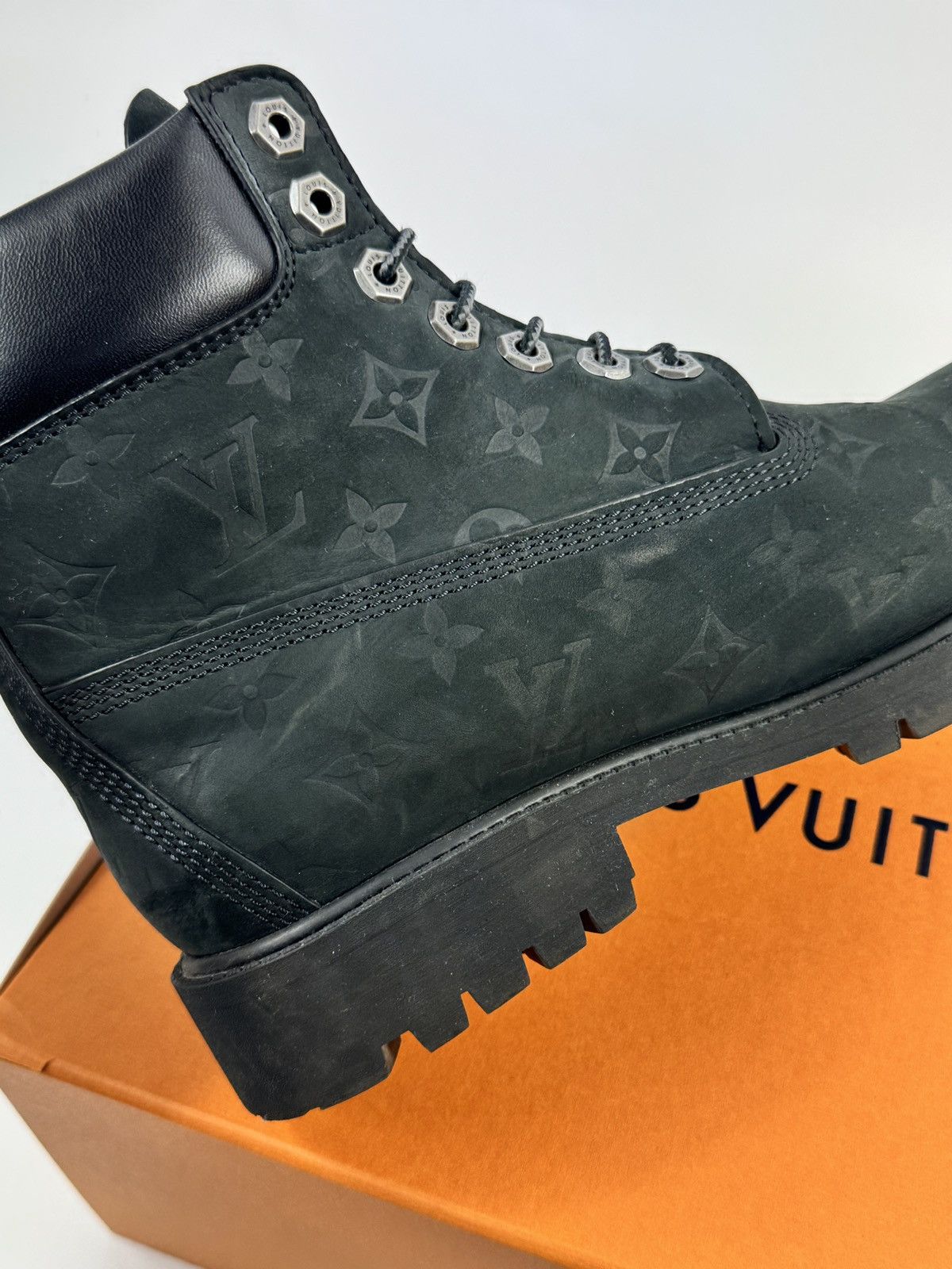 Louis Vuitton × Timberland MONOGRAM PRINT BOOTS Size US 9.5 / EU 42-43 - 10 Thumbnail