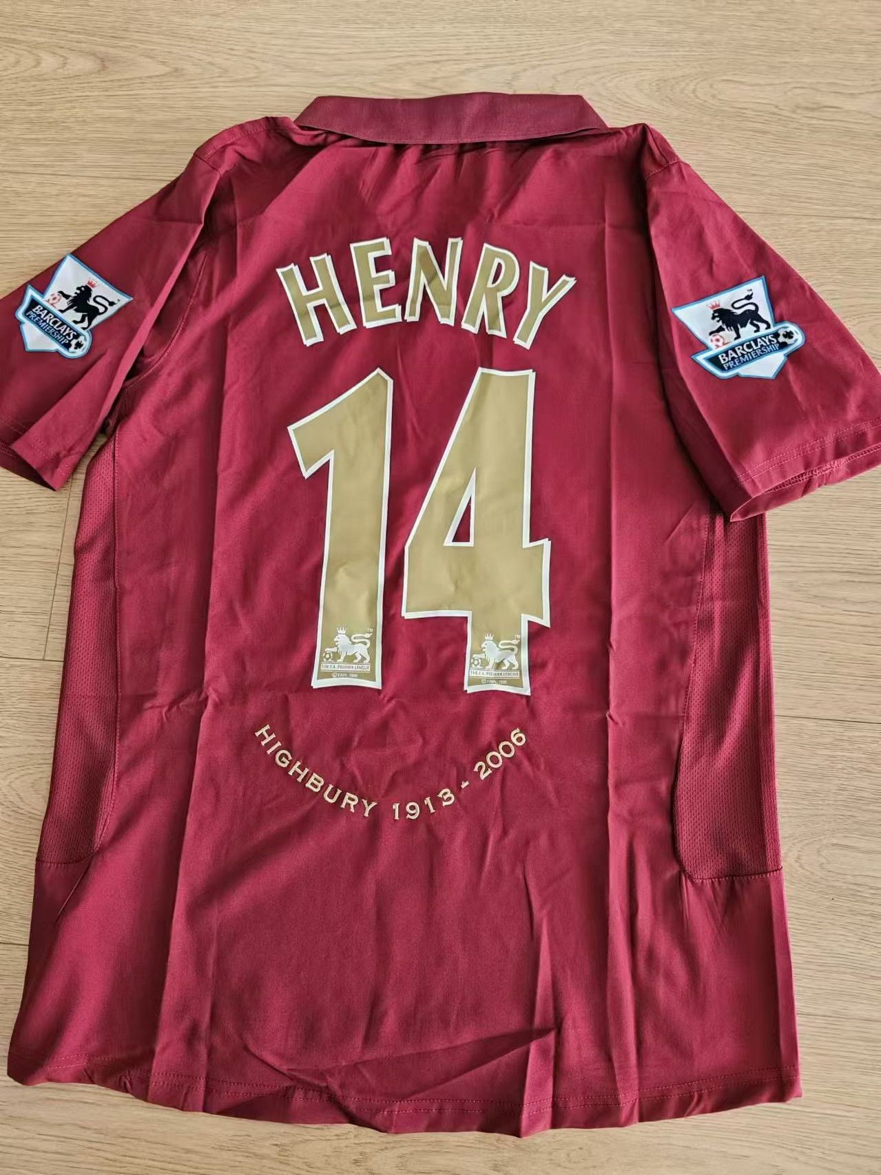 Other Thierry Henry Jersey 2005 Arsenal Size US M / EU 48-50 / 2 - 1 Thumbnail