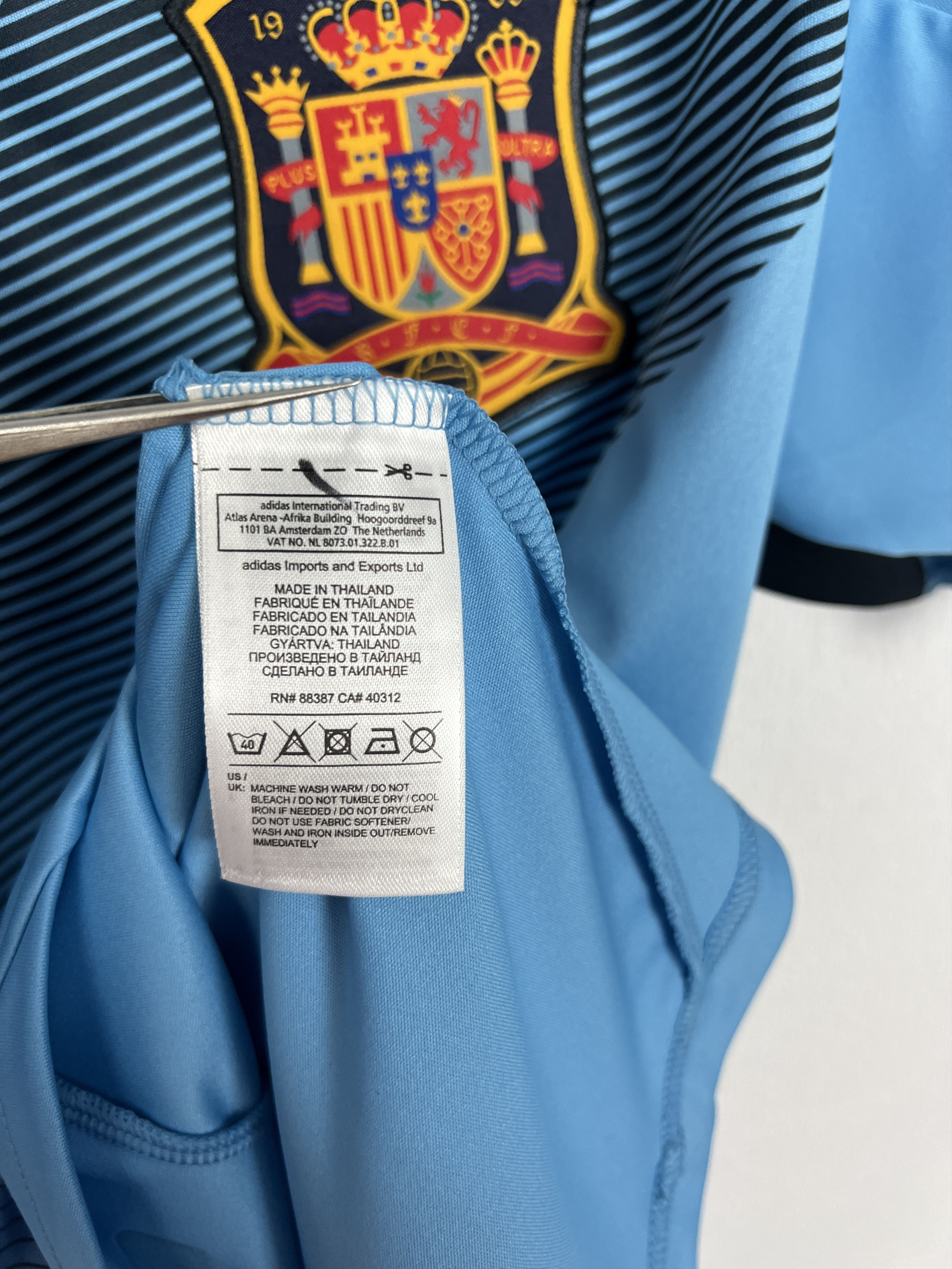Adidas Spain football shirt 2012 Soccer Mata Jersey Mens Tee Hype Size US L / EU 52-54 / 3 - 13 Thumbnail