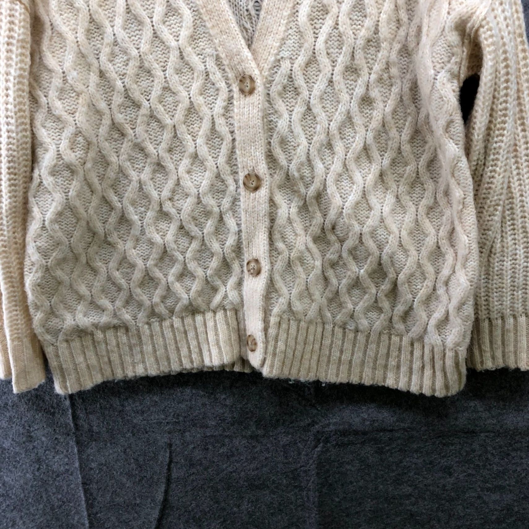 American Eagle Outfitters VINTAGE American Eagle Outfitters Oversized Cardigan Womens XS Fisherman V-Neck Ivory Beige Wool Blend Knit Sweater Size XS / US 0-2 / IT 36-38 - 5 Thumbnail