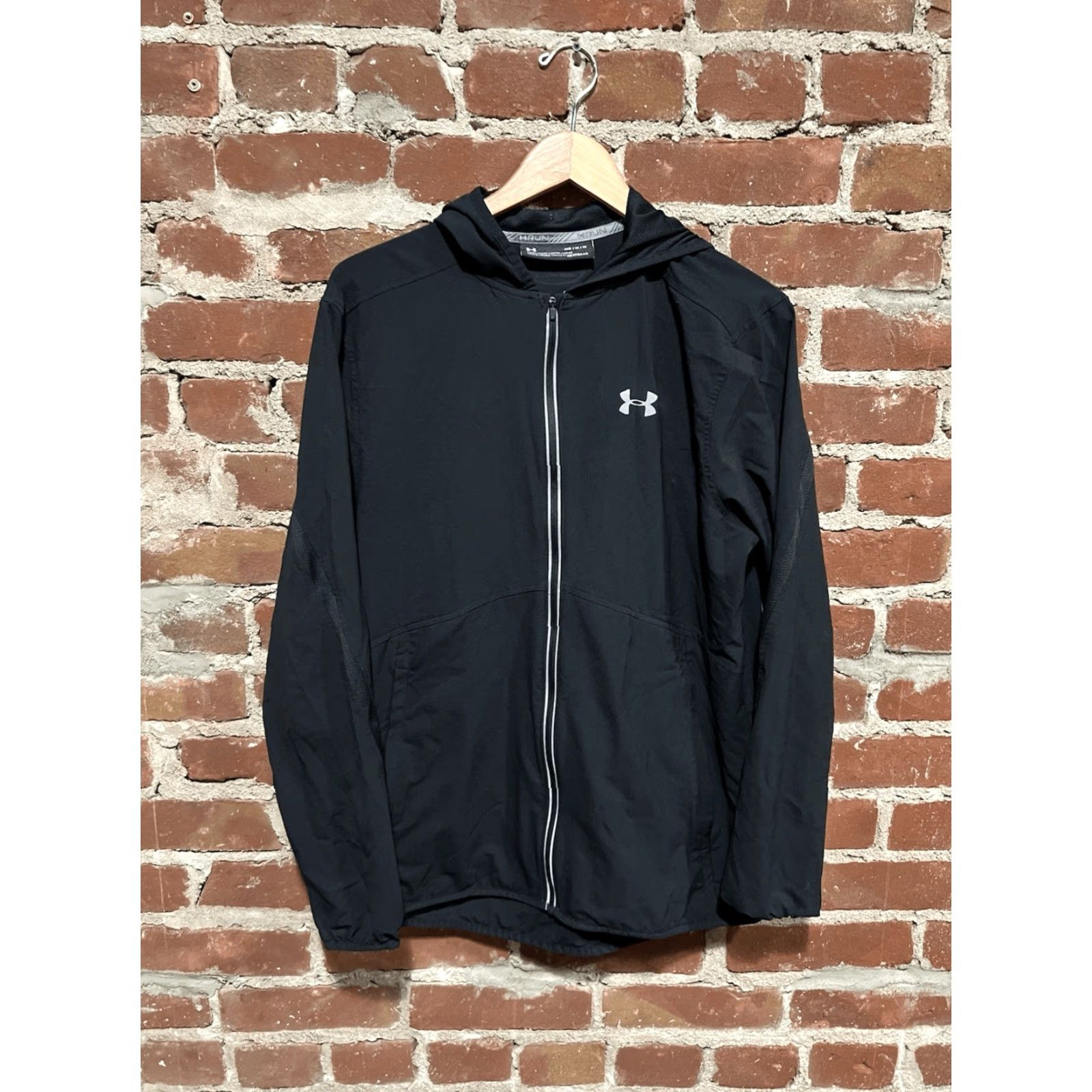 Under Armour Under Armour Mens Lightweight Hooded Running Jacket Full Zip M Black Hooded Lightweight Track Jacket Mens Size US M / EU 48-50 / 2 - 2 Thumbnail