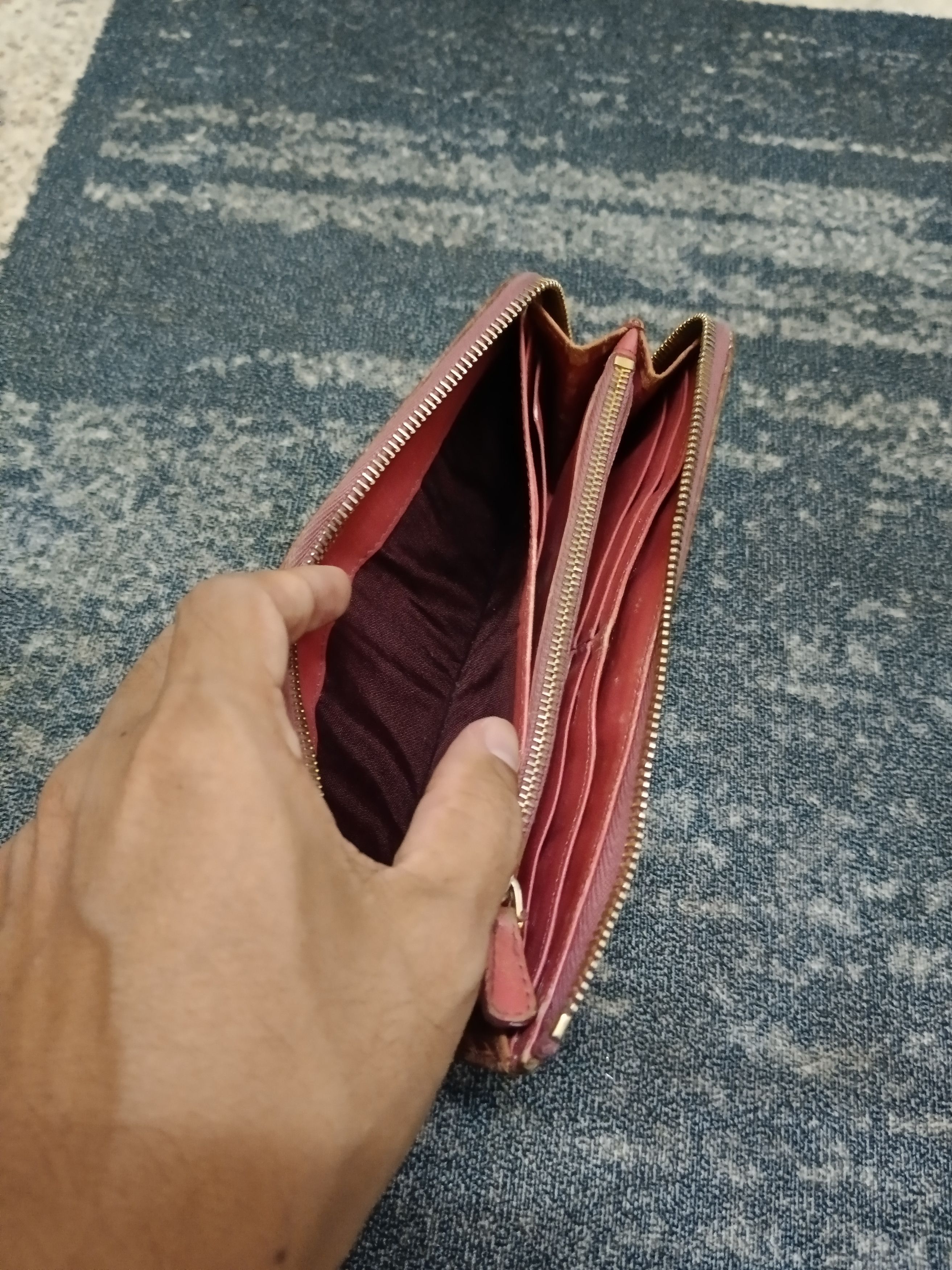 Miu Miu SICK🔥MIU MIU LEATHER CROC 🐊 WALLET Size ONE SIZE - 8 Thumbnail