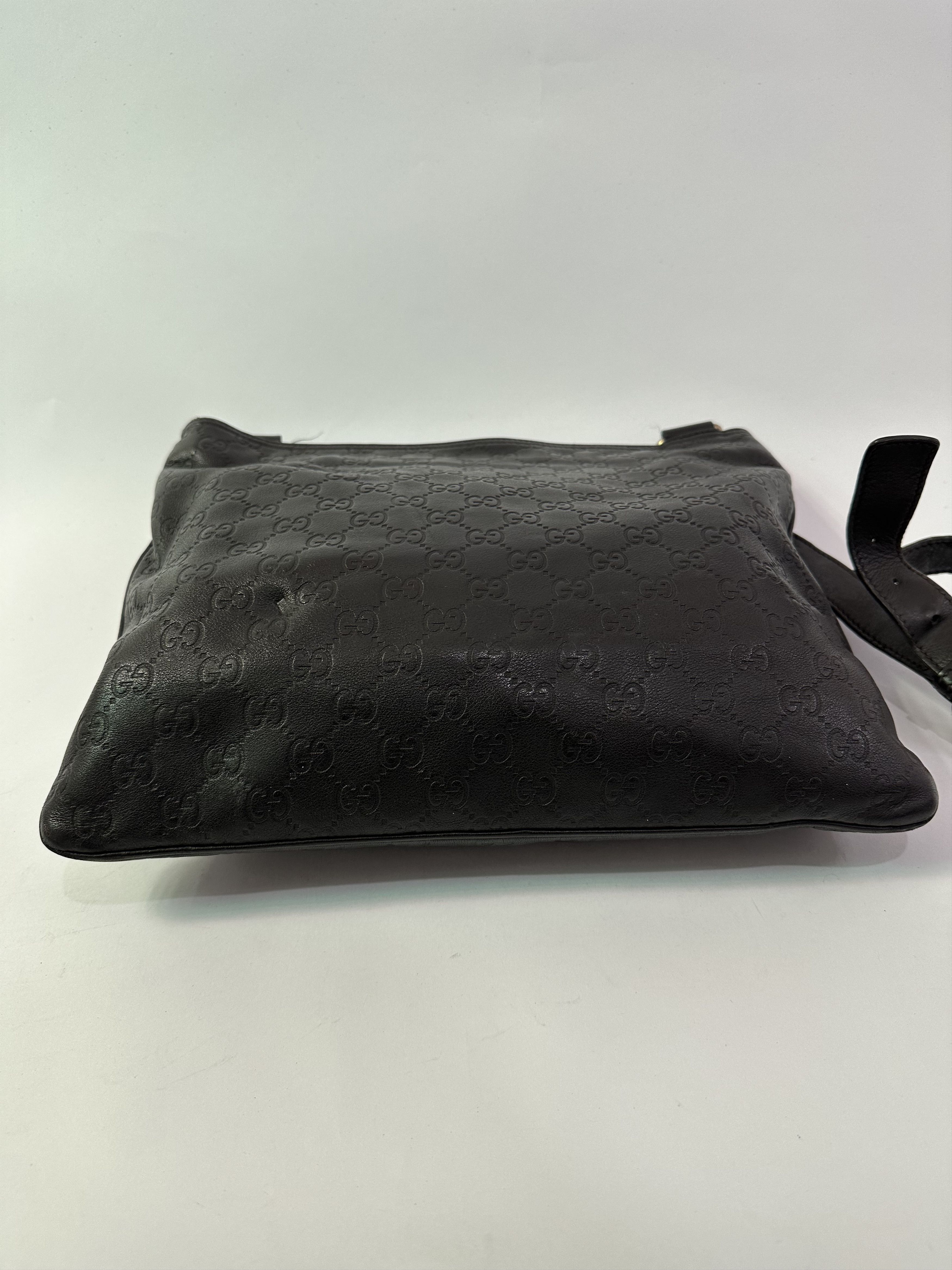 Gucci GUCCI Black Guccissima Leather Slim Messenger Bag Size ONE SIZE - 4 Thumbnail