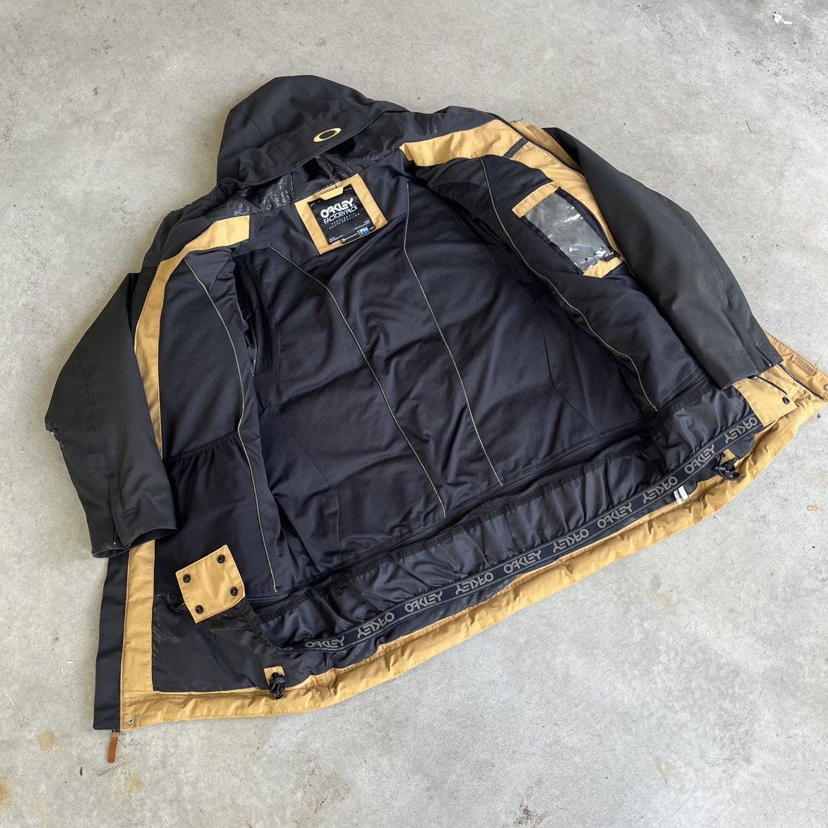 Oakley Factory Pilot Ski/Snowboard Jacket