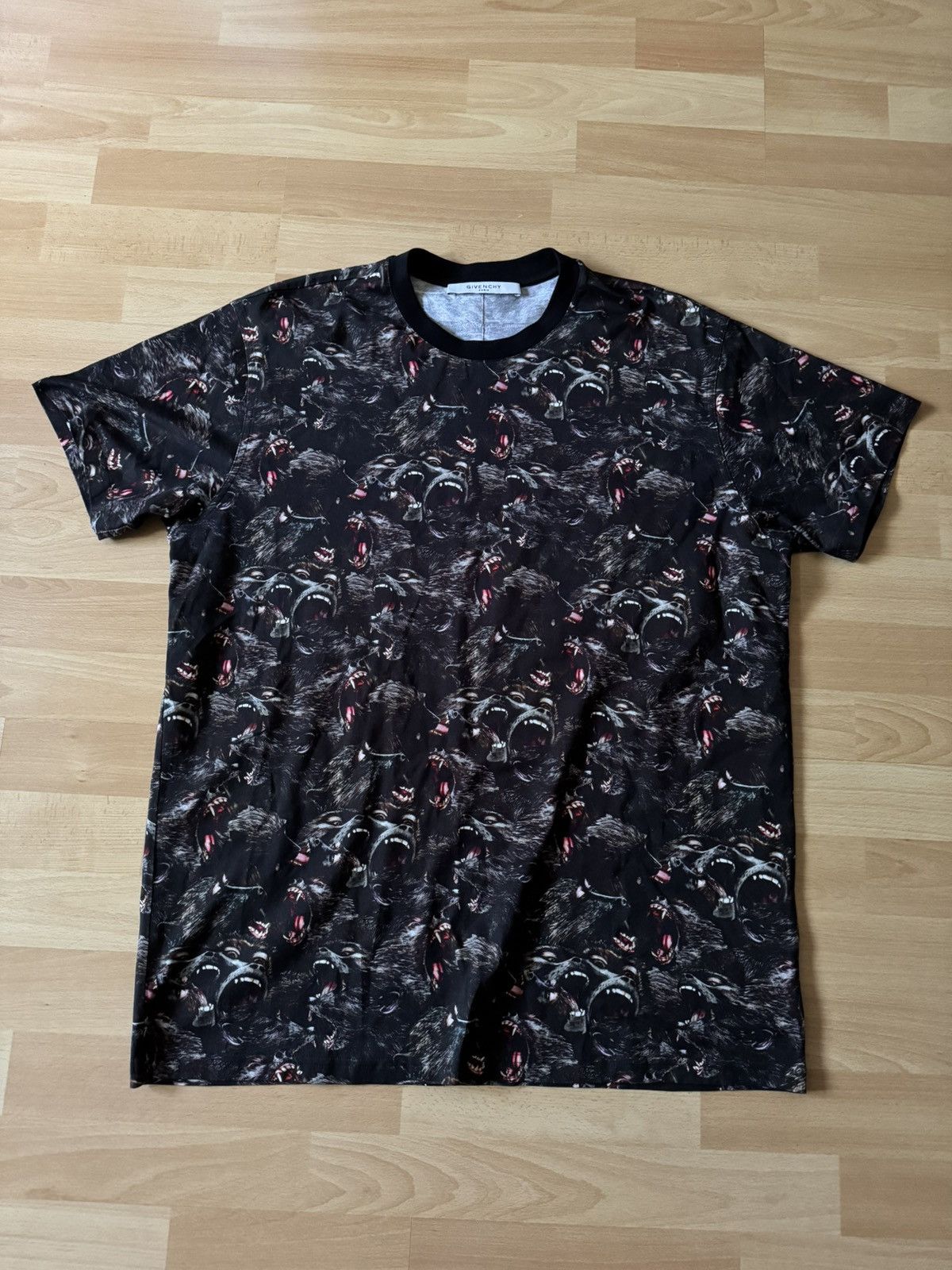 Givenchy Givenchy Shark T-shirt Black Riccardo Tisci Iconic | Grailed