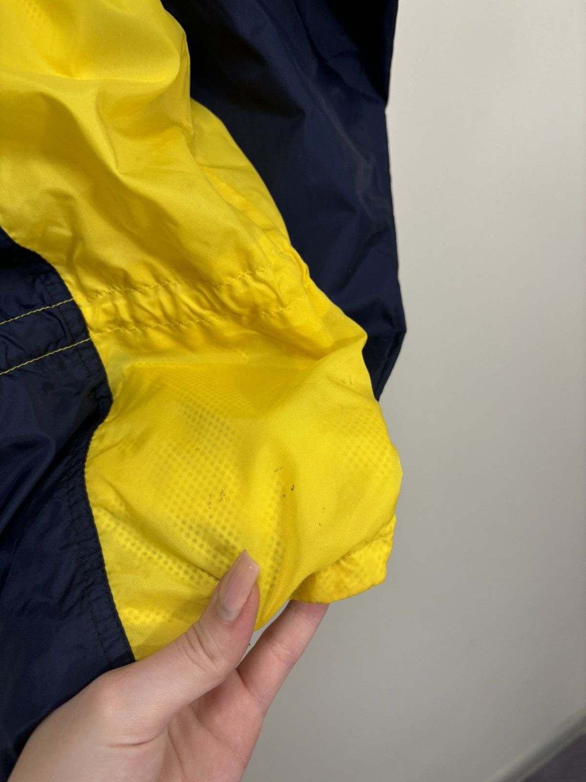 Nike Vintage 90s Nike Y2K Big Logo Retro Hype Hooded Nylon Jacket Size US M / EU 48-50 / 2 - 14 Thumbnail