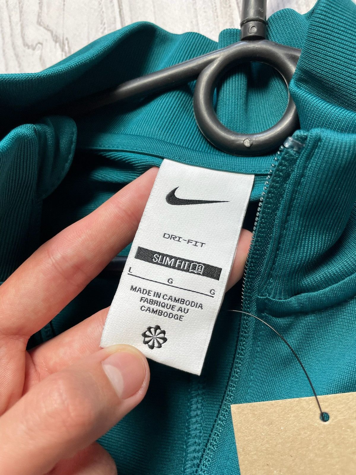 Vintage Nike x Portugal soccer tracksuit size L slim fit green Size US L / EU 52-54 / 3 - 8 Thumbnail