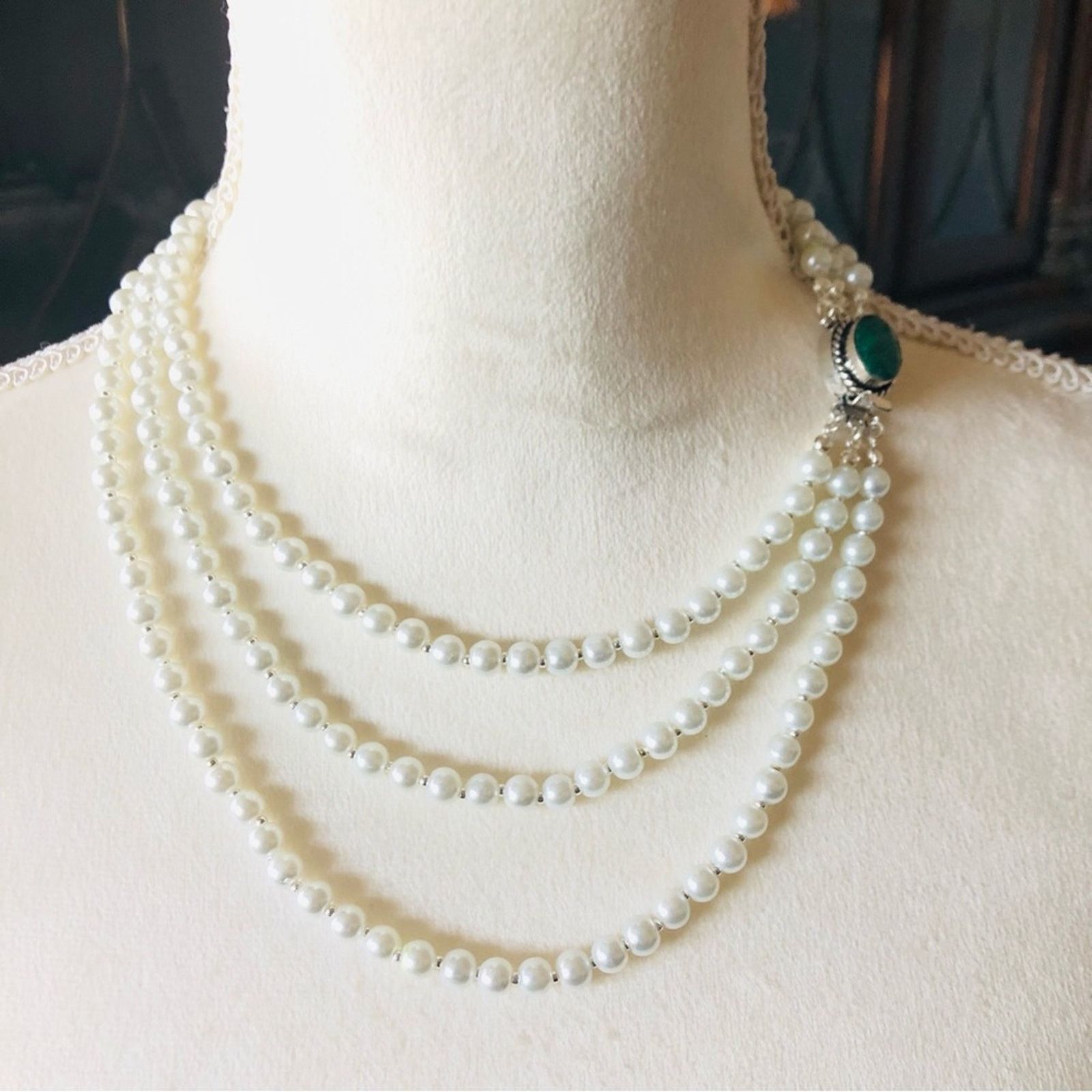 Handmade Handcrafted triple strand Pearl genuine emerald necklac Size ONE SIZE - 2 Thumbnail