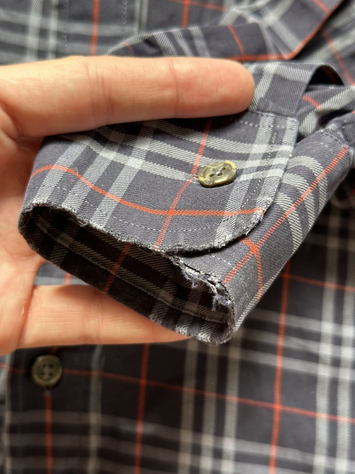 Burberry Vintage Burberry London Nova Check Plaid Shirt Button Size M Size US M / EU 48-50 / 2 - 7 Thumbnail