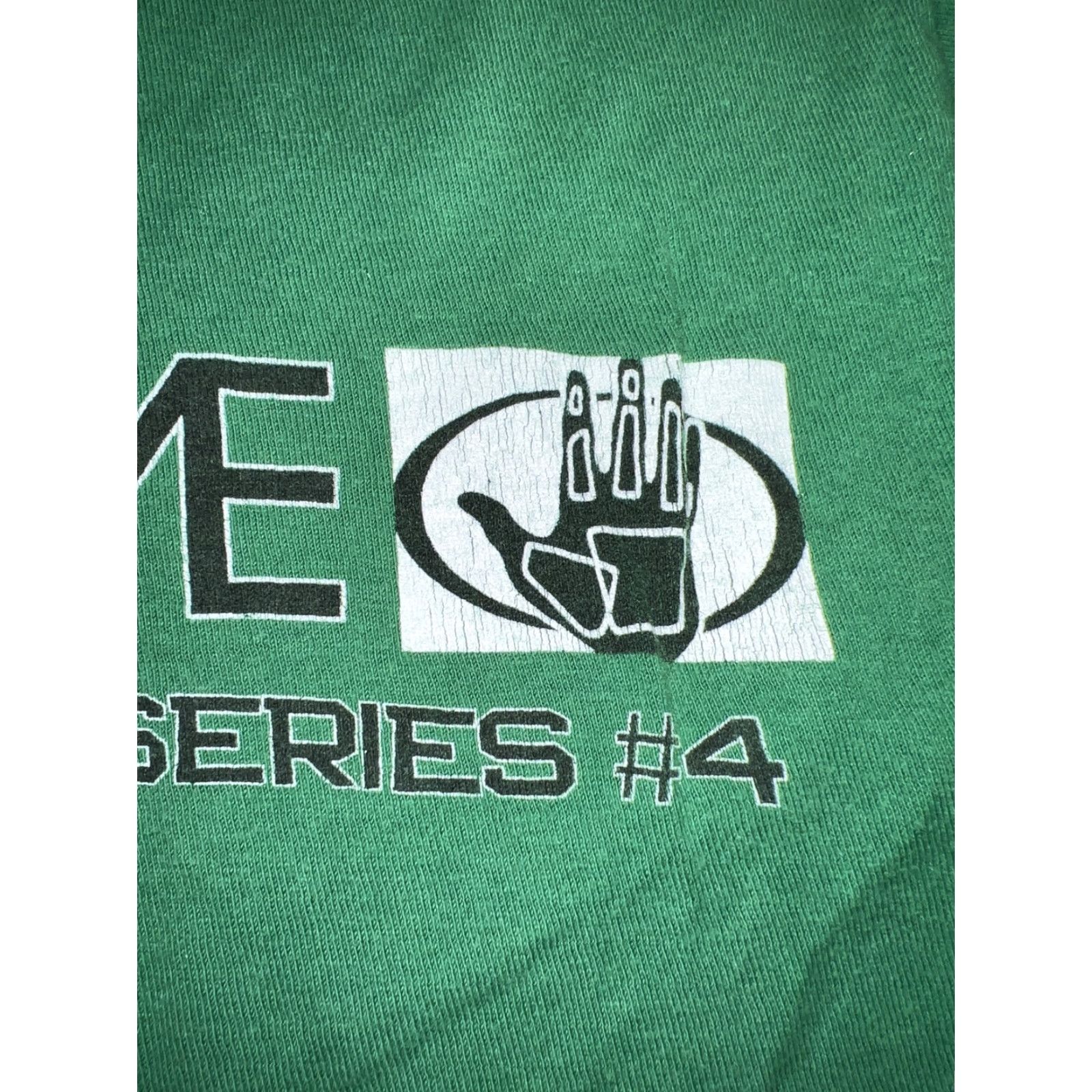 Hanes VINTAGE Body Glove Shirt Small Green Surfing Contest Logo Hanes T-Shirt Men Black? Size US S / EU 44-46 / 1 - 3 Thumbnail