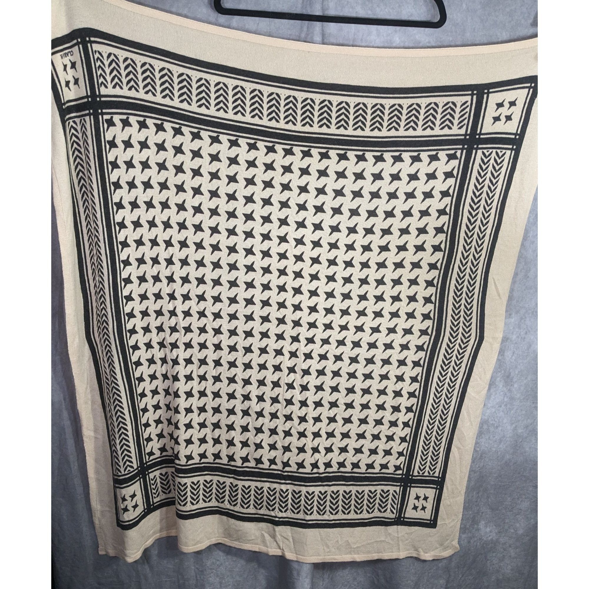 Other Clara H Star Pattern Beige & Black Knit Wrap Scarf Shawl 49x Size ONE SIZE - 11 Thumbnail
