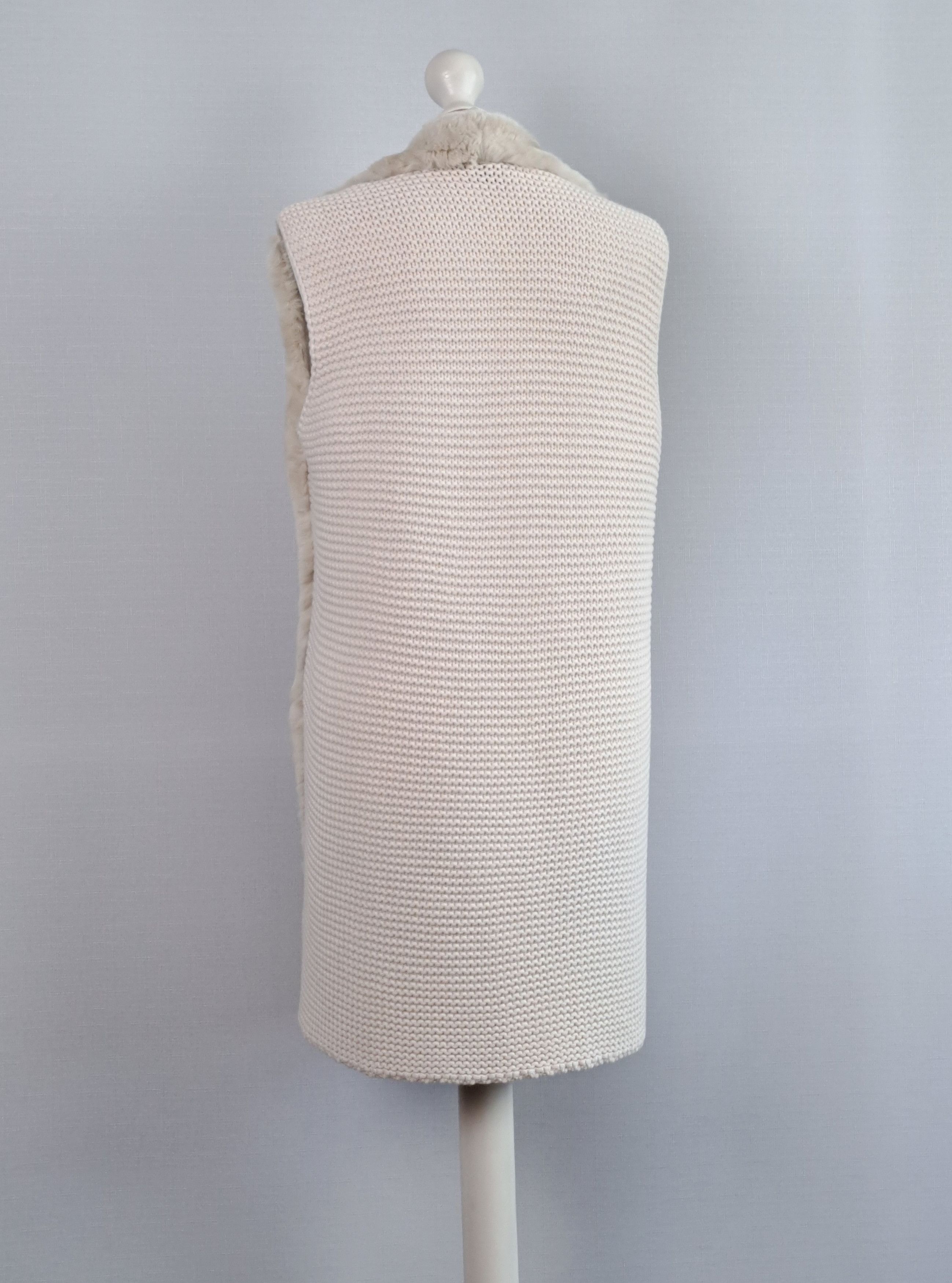 Peserico PESERICO real rabbit fur & knit-back vest. Size 46IT Size L / US 10 / IT 46 - 8 Thumbnail
