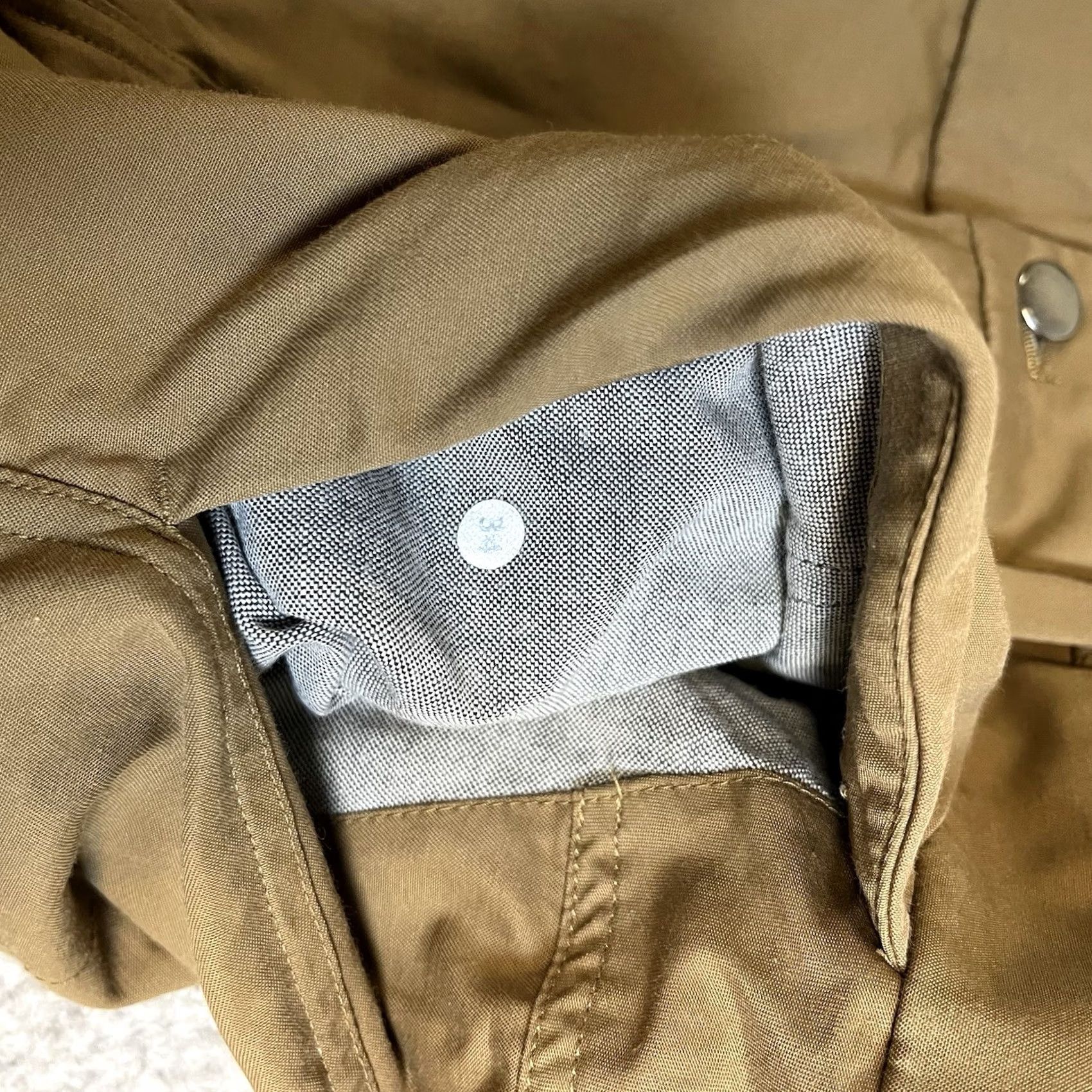 Lululemon Lululemon Commission Shorts Mens 34 Chino Khaki Stretch Golf Preppy Athletic Size US 34 / EU 50 - 2 Thumbnail