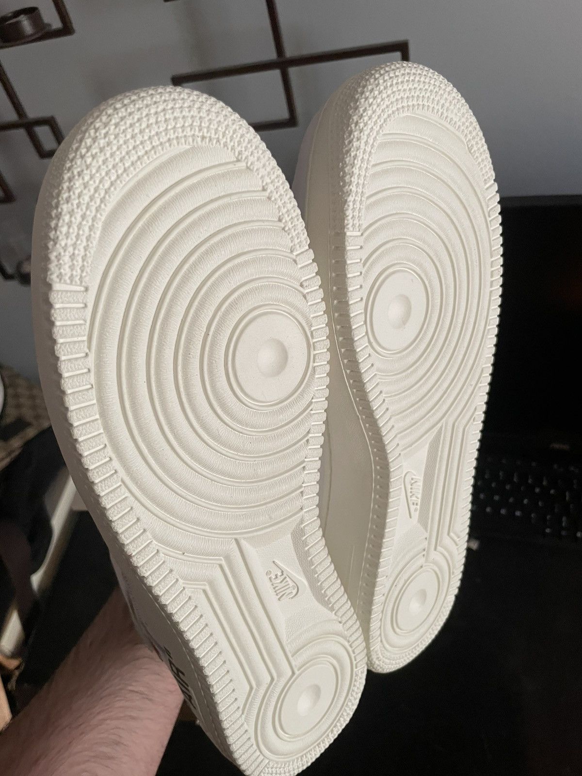 Nike × Off-White Size 10 Off White complexcon AF1 DS box signed by Virgil Size US 10 / EU 43 - 12 Thumbnail