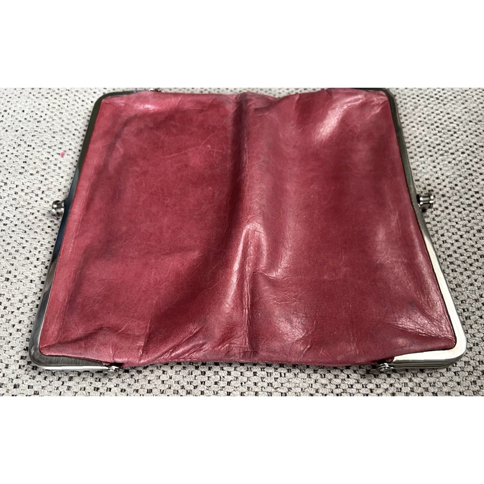 Vintage VINTAGE Hobo International Lauren Burgundy Leather Kiss Lock Frame Clutch Wallet Women Wallet Clutch Burgundy Leather Size ONE SIZE - 7 Thumbnail