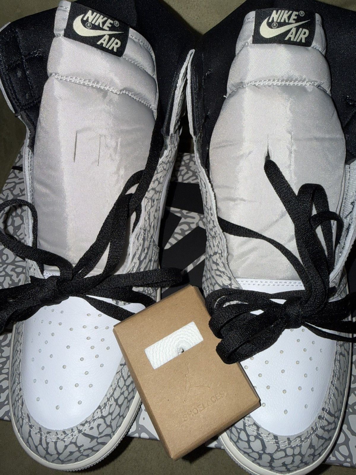 Jordan Brand Nike 1985 Air Jordan 1 “White Cement” Retro OG high top, NEW Size US 12.5 / EU 45-46 - 14 Thumbnail