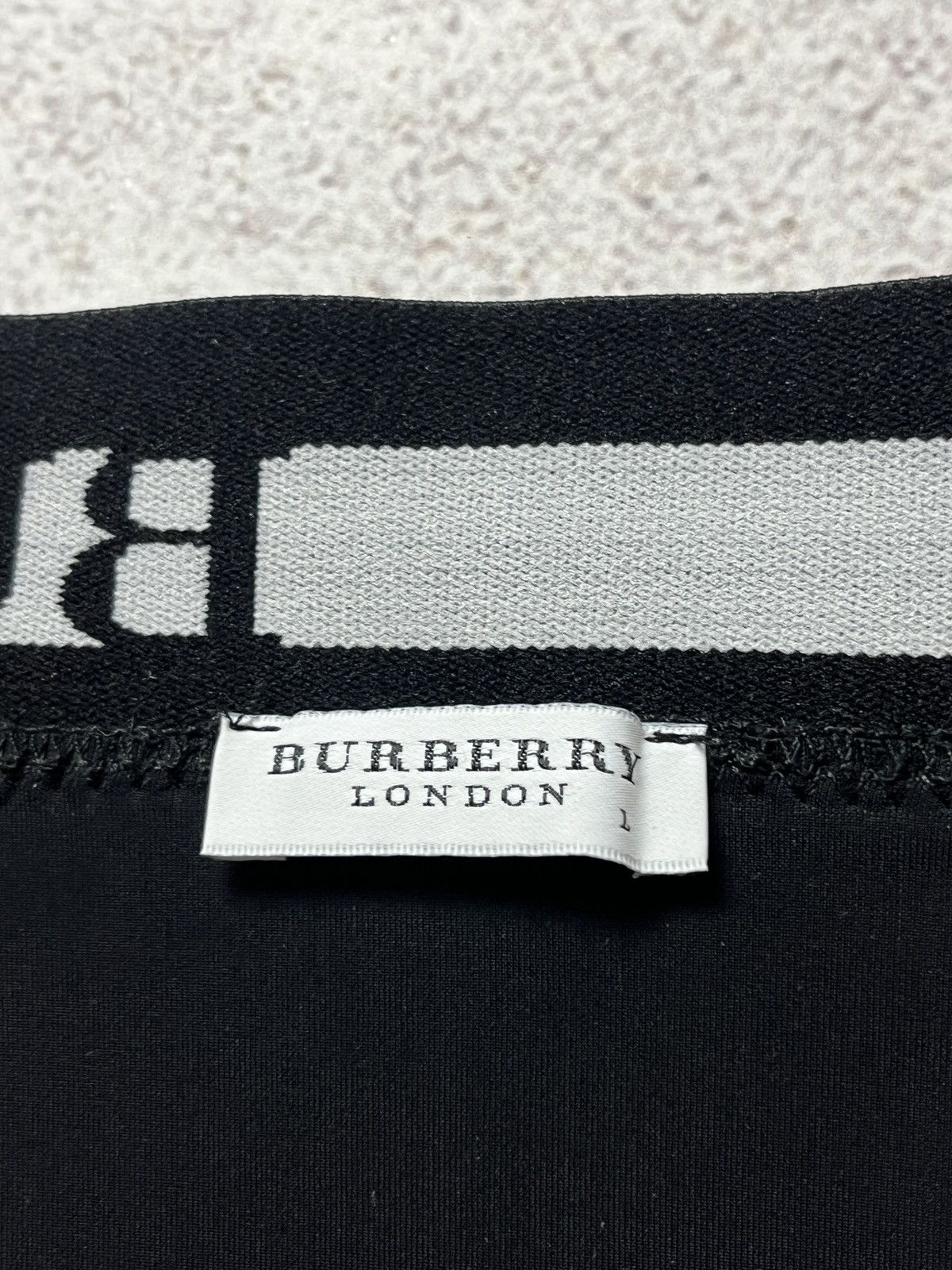 Burberry Burberry Black Mini Elastic Skirt Size 30" / US 8 / IT 44 - 7 Thumbnail