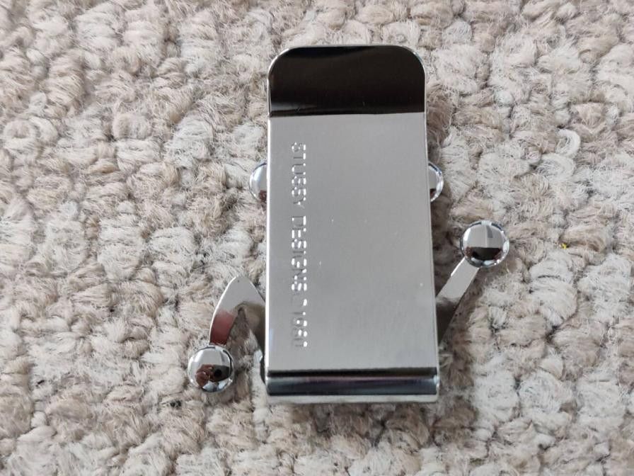 小物 stussy Bent Crown Money Clip The STUSSY BENT CROWN MONEY CLIP is the perfect accessory
