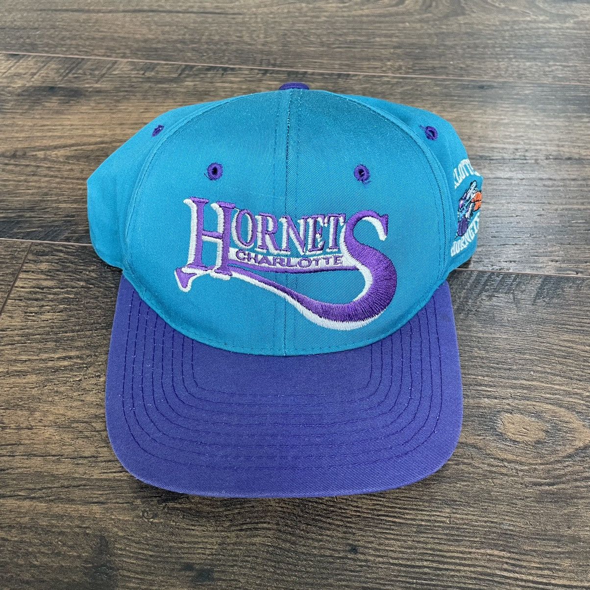 NBA × Starter × Vintage Vintage Starter Charlotte Hornets SnapBack Size ONE SIZE - 1 Thumbnail