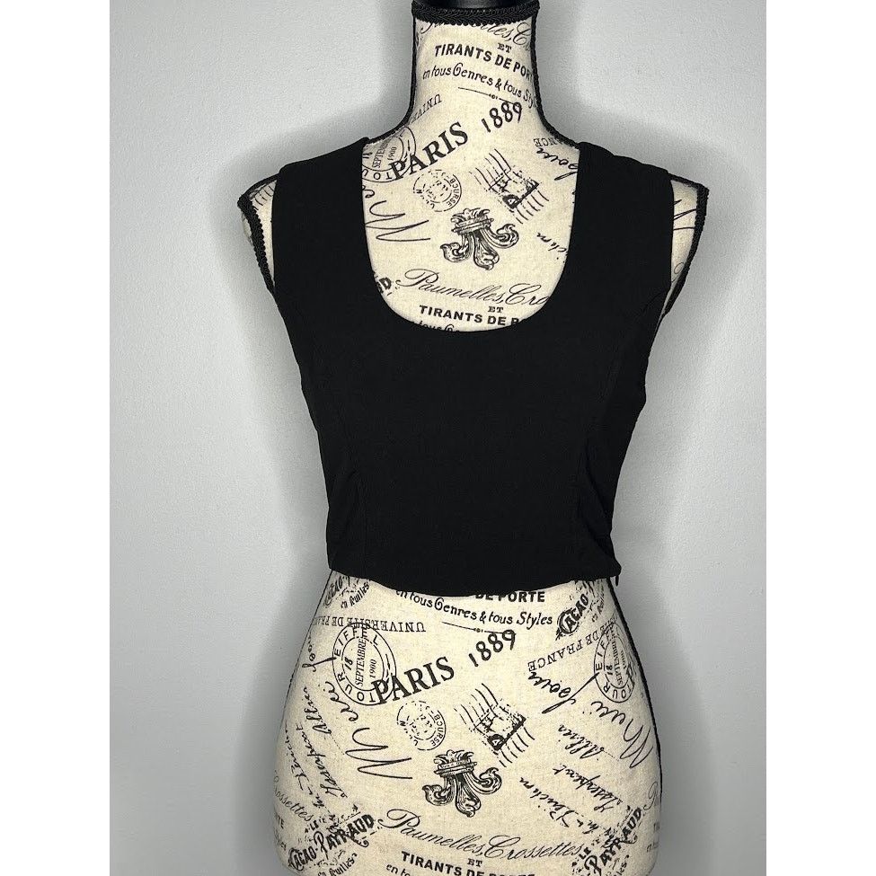 Krisa Open Cut Out Strap Back Scoop Neck Zip Side Crop Top Size S / US 4 / IT 40 - 13 Thumbnail