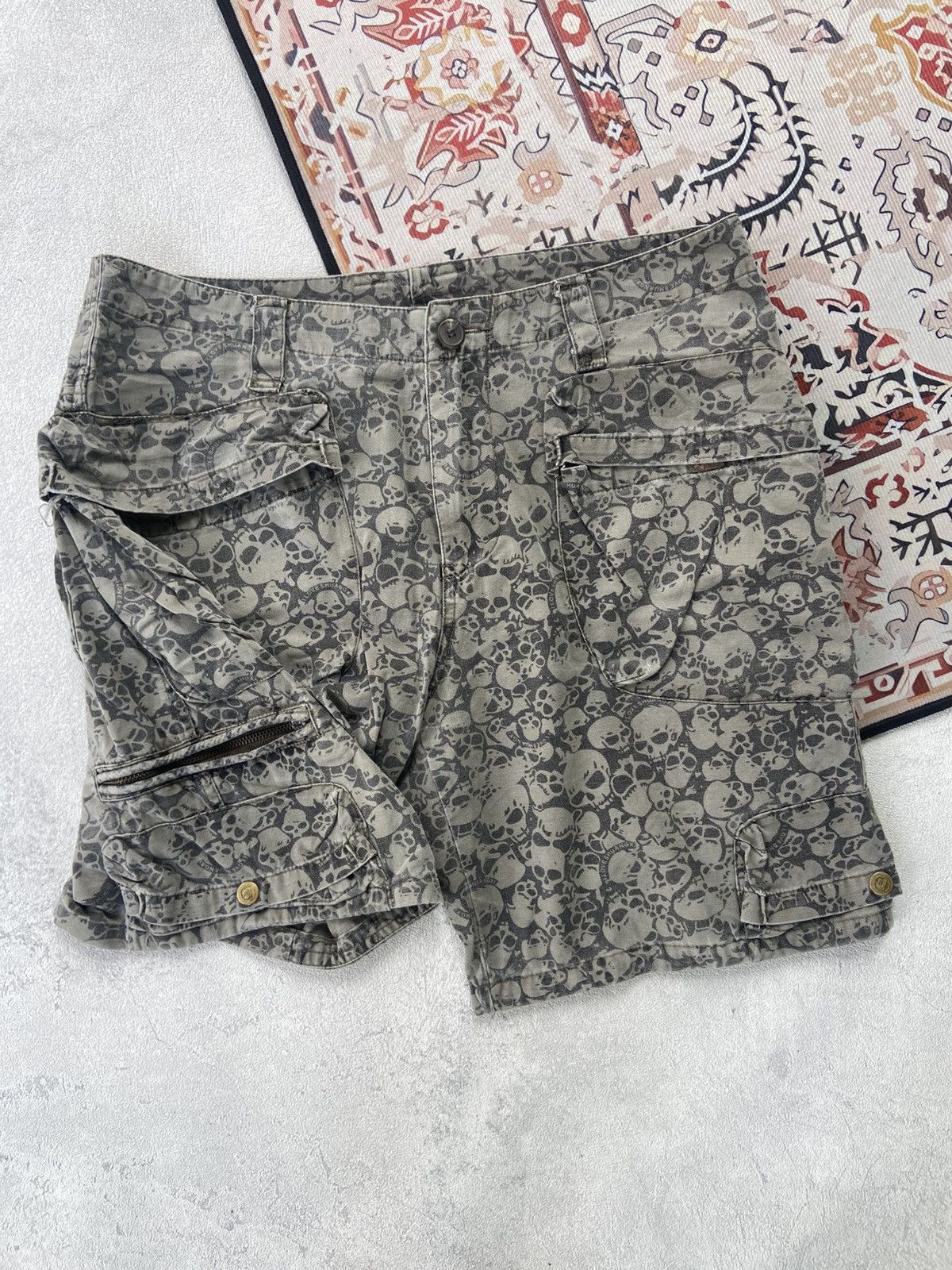 Neighborhood 00s Vintage Neigborhood skull print shortpants Size US 34 / EU 50 - 3 Thumbnail