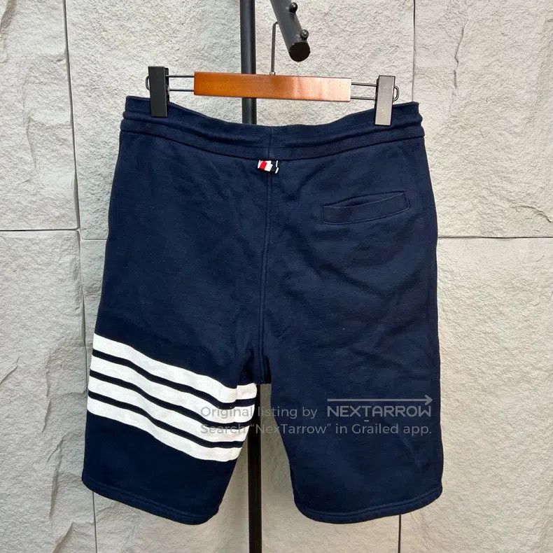 Thom Browne Thom Browne size 2 Navy Classic Four-Stripe Shorts Size US 28 / EU 44 - 2 Thumbnail
