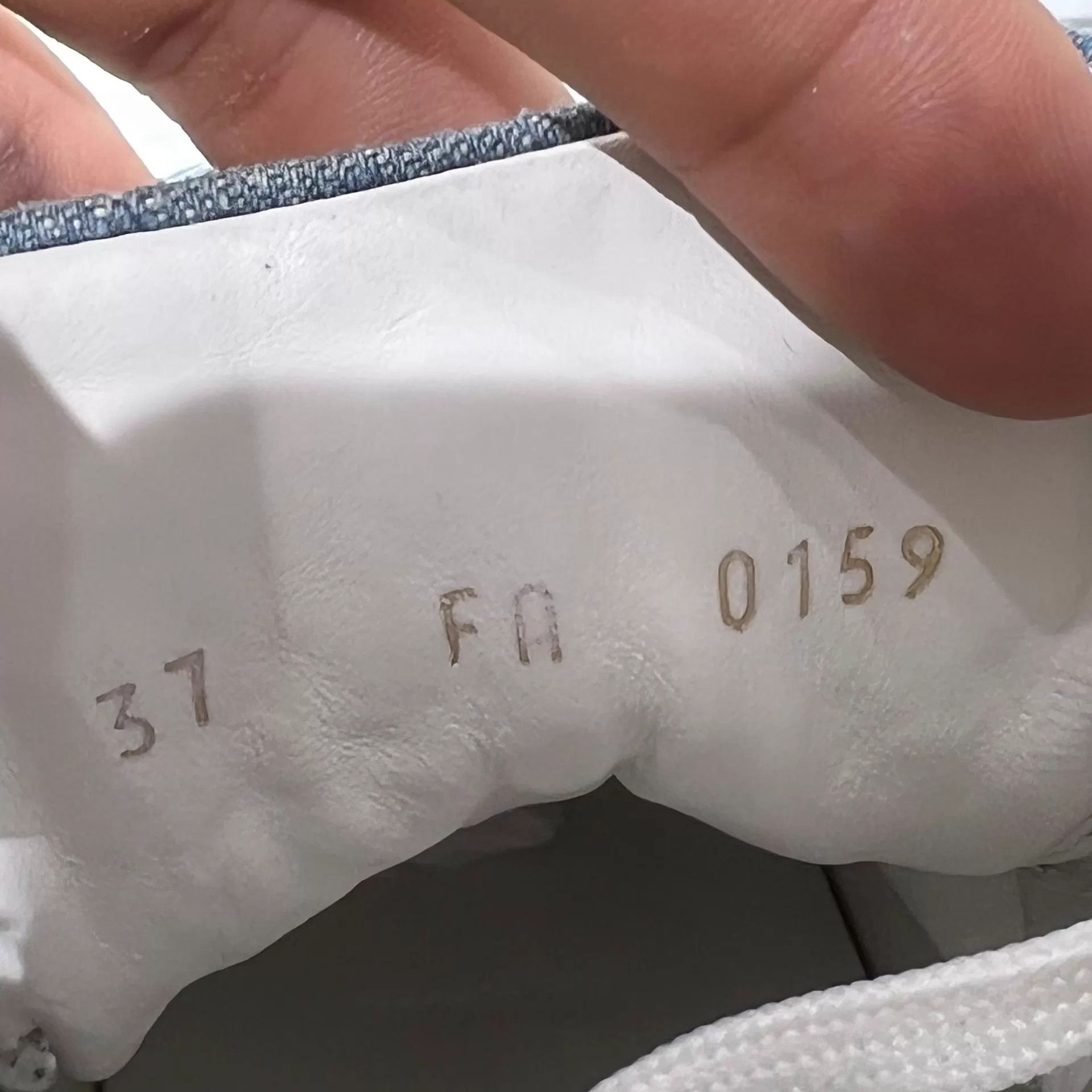 Louis Vuitton LV Monogram Blue Denim High-Top Sneaker UK3/EUR37 Size US 6.5 / IT 36.5 - 8 Thumbnail