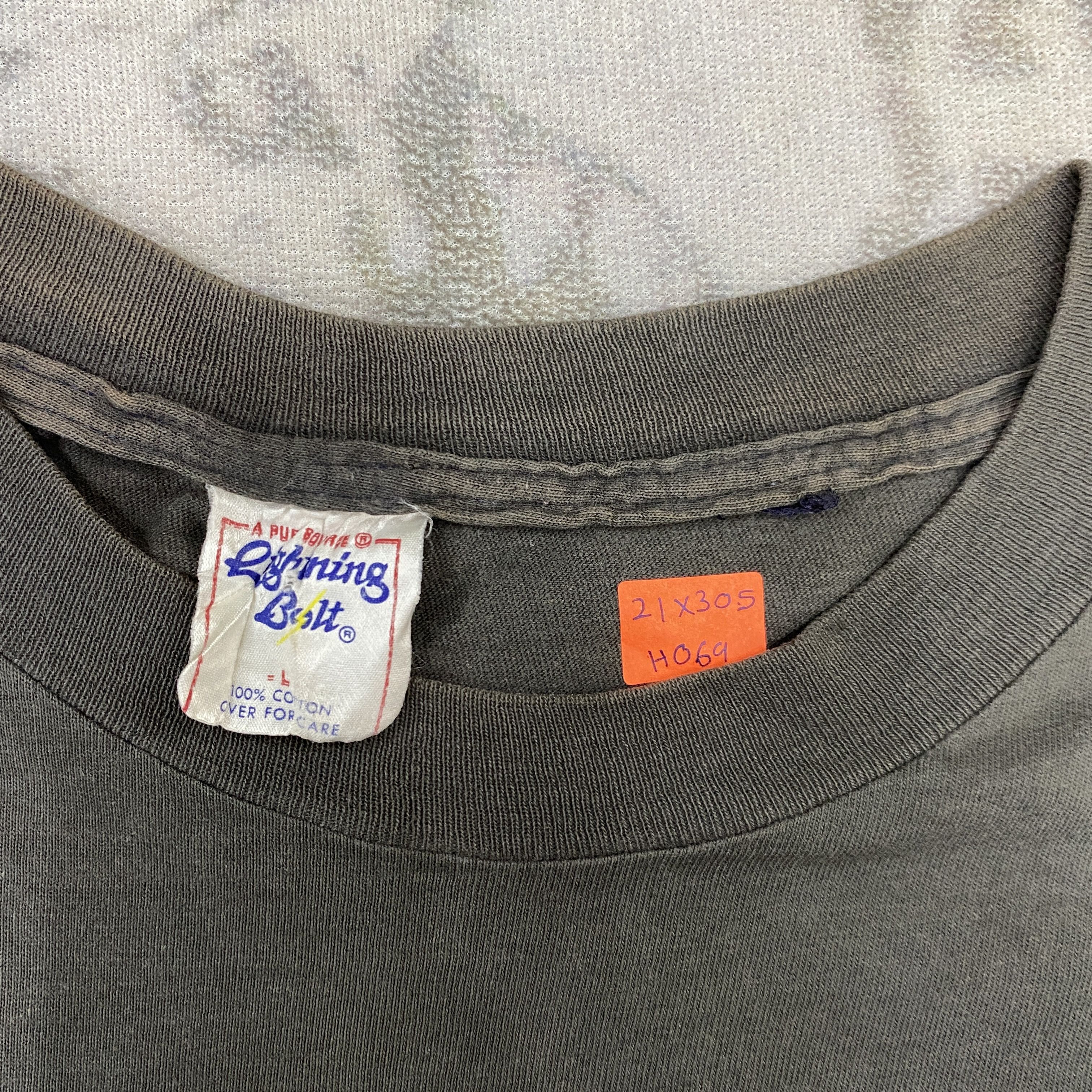 Lightning Bolt Vtg LIGHTNING BOLT DISTRESSED Surfboard Tee Shirt Surf Size US L / EU 52-54 / 3 - 3 Thumbnail