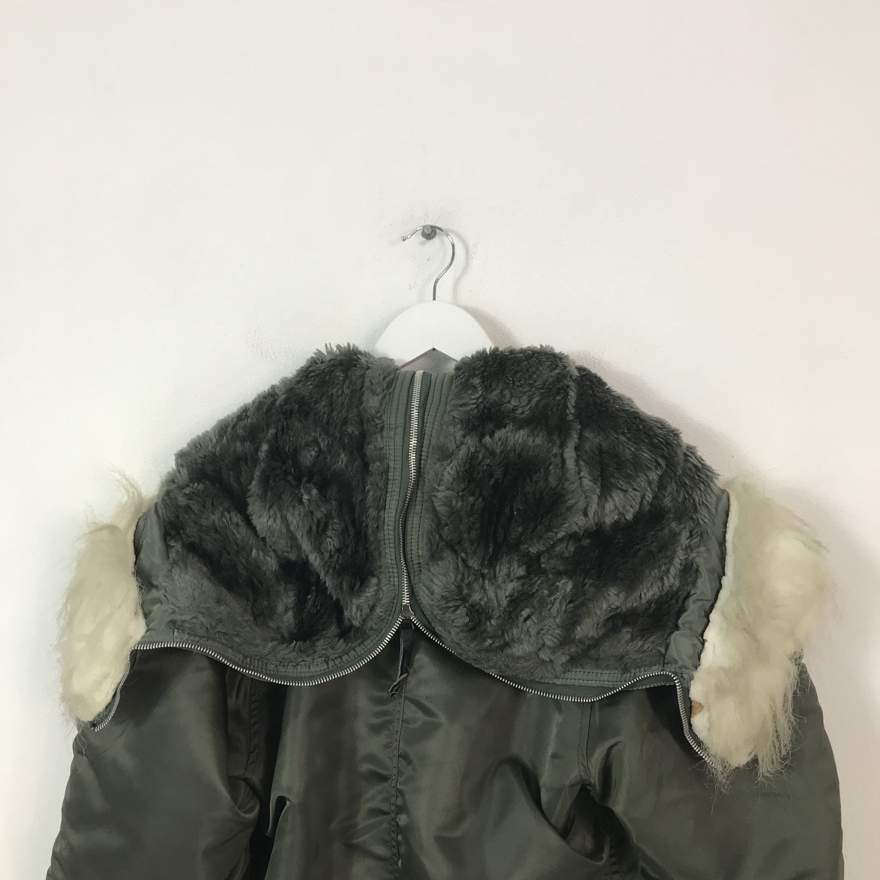 Alpha Industries vintage Alpha Industries bomber fur military jacket K63B13 Size US S / EU 44-46 / 1 - 4 Thumbnail