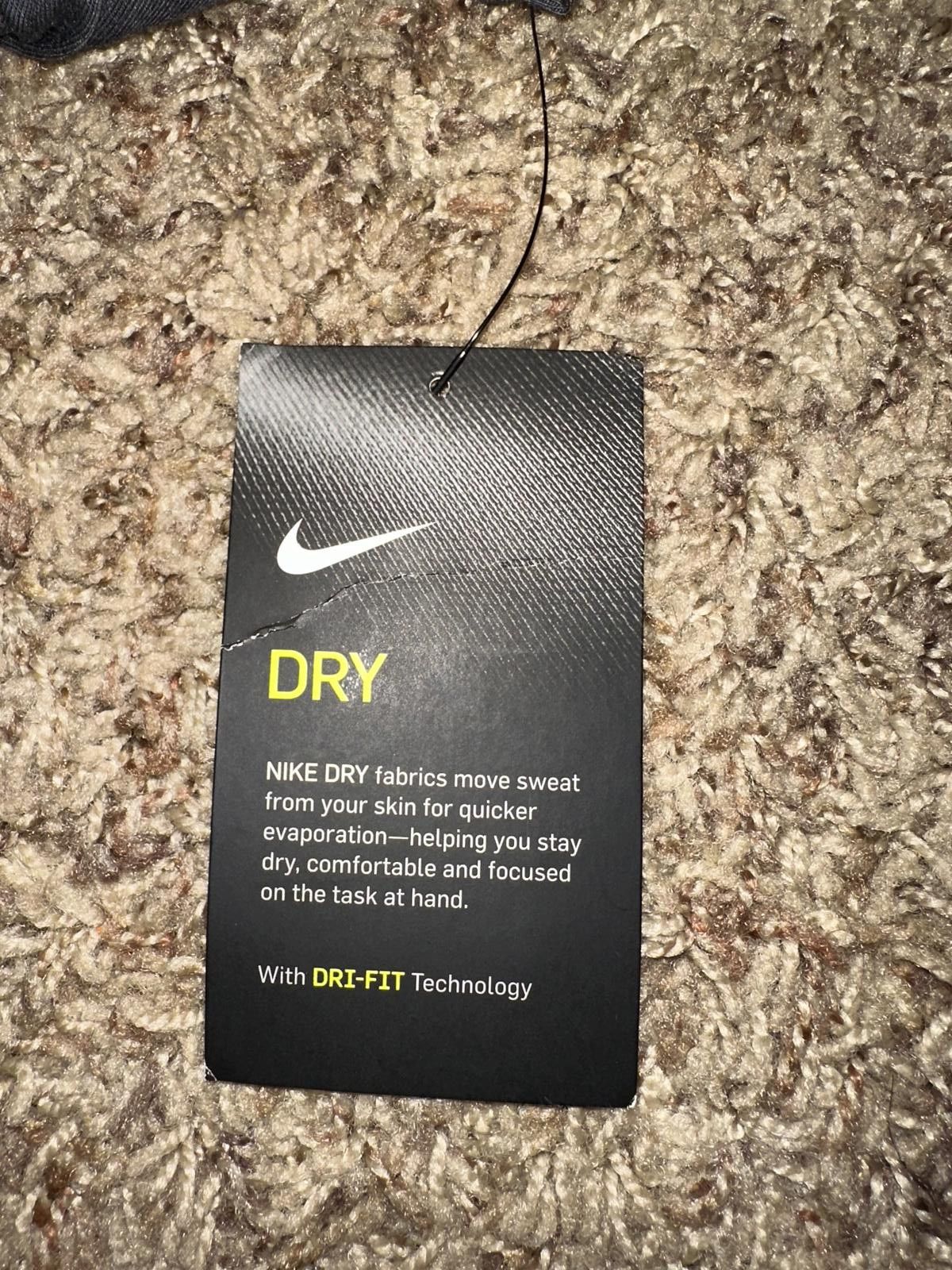Nike Nike Big Kids (Boy’s) Dri-Fit Elite Long Sleeve Basketball Shirt Size US XXS / EU 40 - 8 Thumbnail