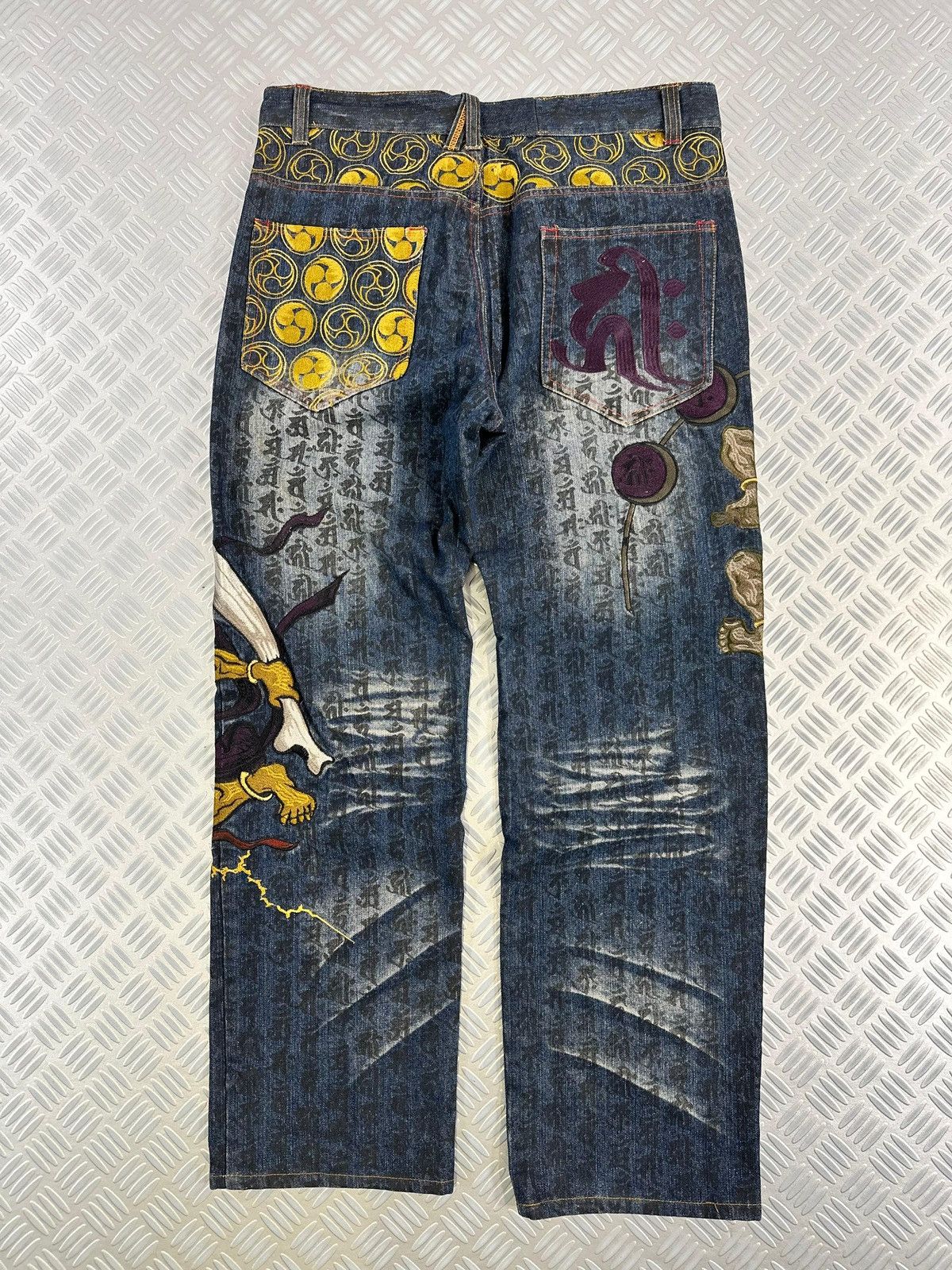 If Six Was Nine × Japanese Brand × Vintage Karakuri tamashi jeans vintage sukajan souvenir embroidered Size US 36 / EU 52 - 4 Thumbnail