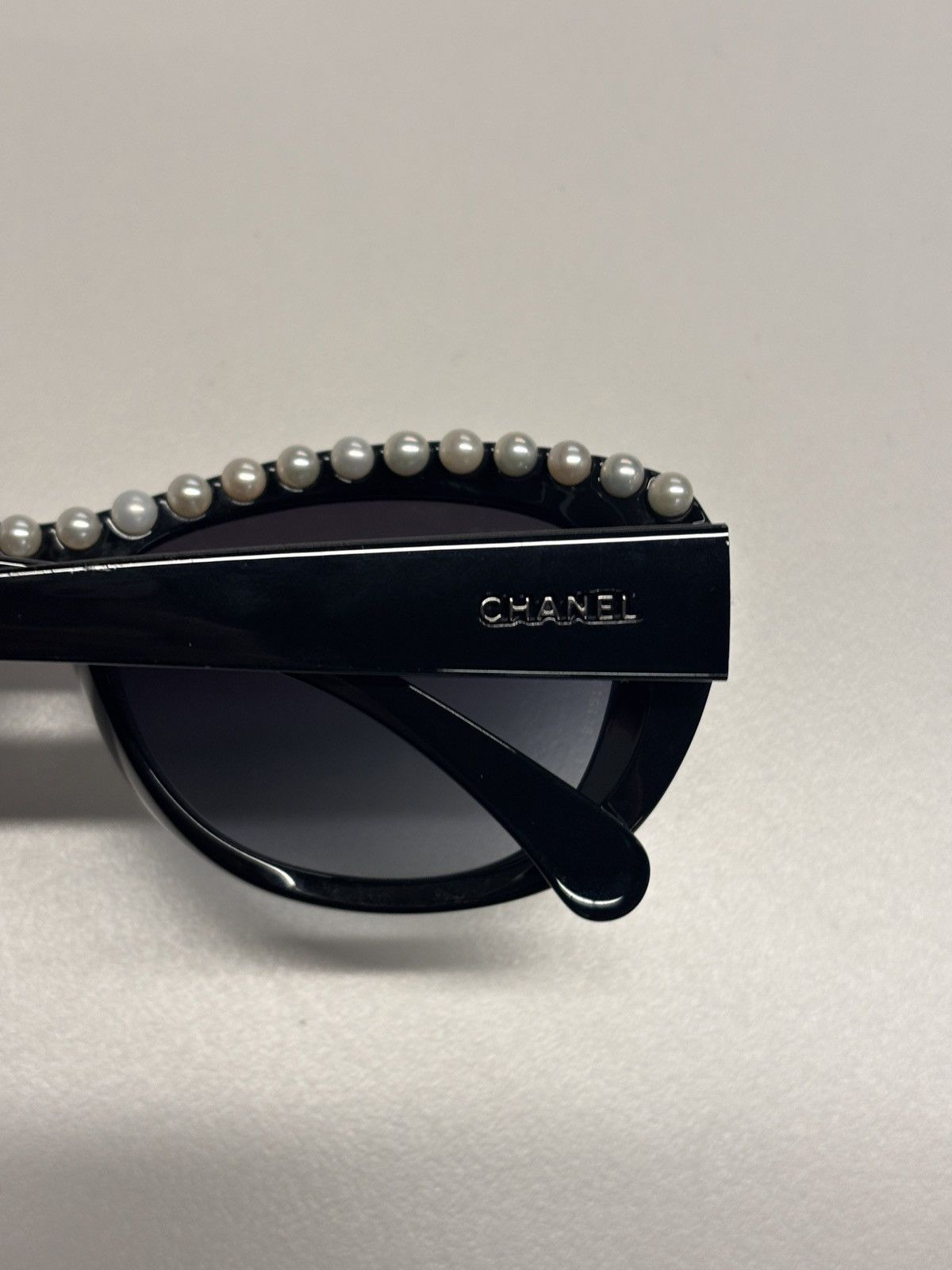 Chanel Chanel Pearl Sunglasses Size ONE SIZE - 6 Thumbnail