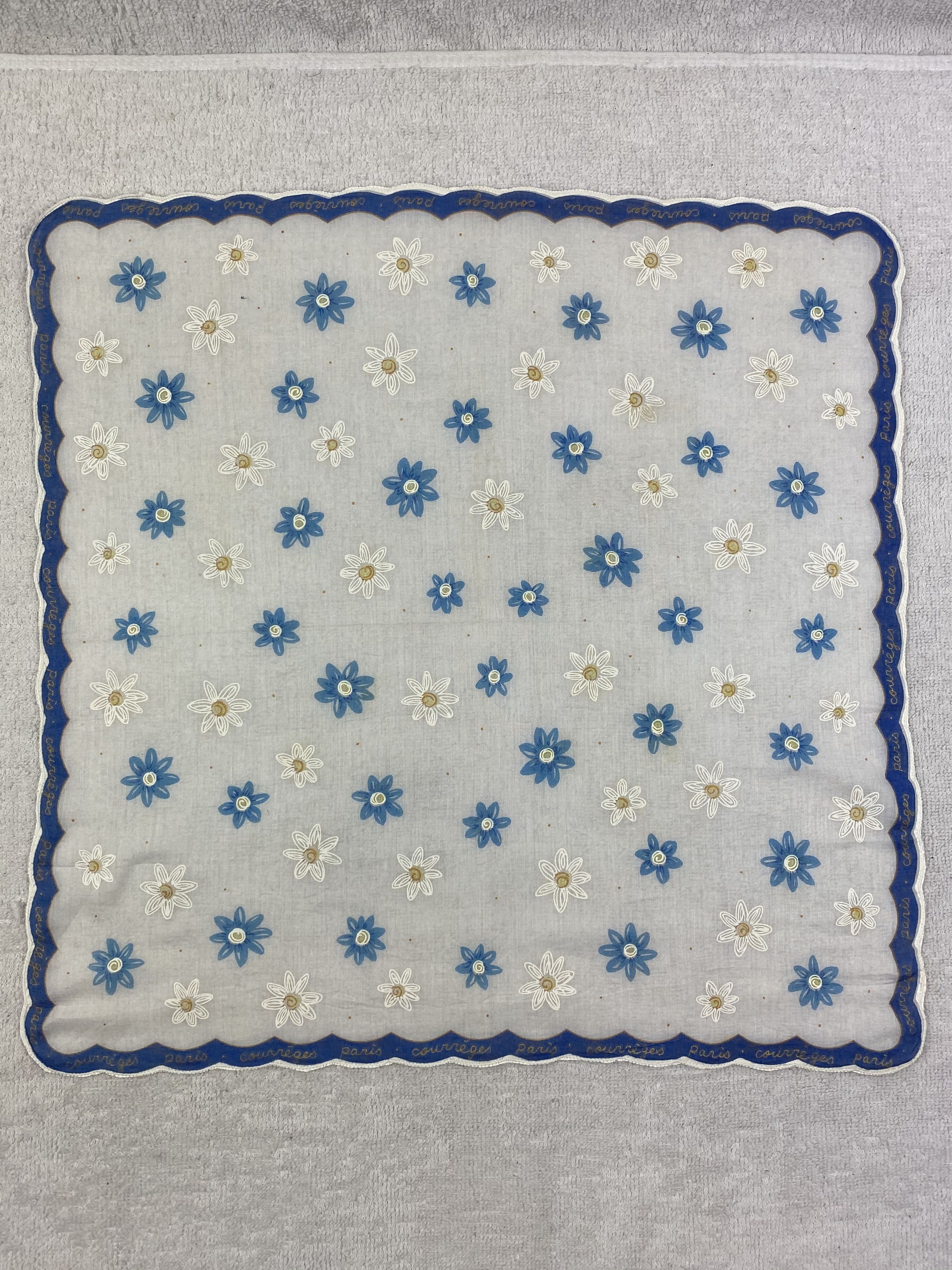 Courreges Courreges Handkerchief / Bandana / Neckerchief Size ONE SIZE - 3 Thumbnail