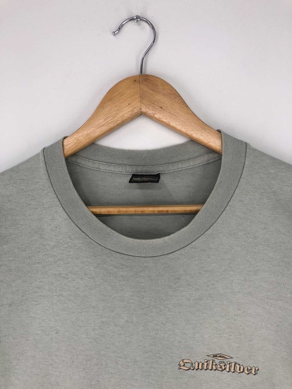 Quiksilver Vintage Quiksilver Big Logo Distressed Tshirt Size US XL / EU 56 / 4 - 5 Thumbnail
