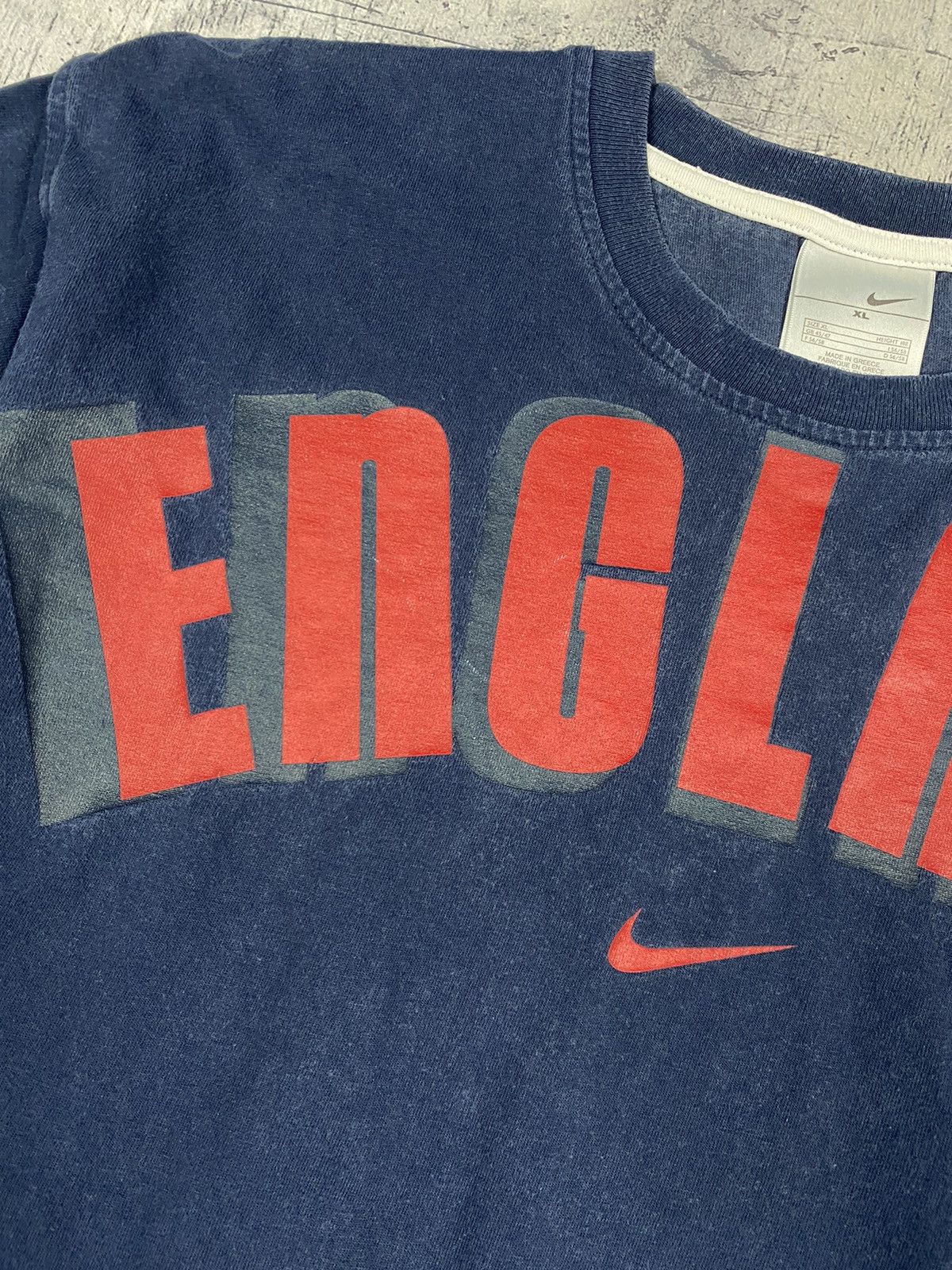 Nike Vintage Nike England Center Logo Y2K Drill Tee T Shirt Size US XL / EU 56 / 4 - 6 Thumbnail