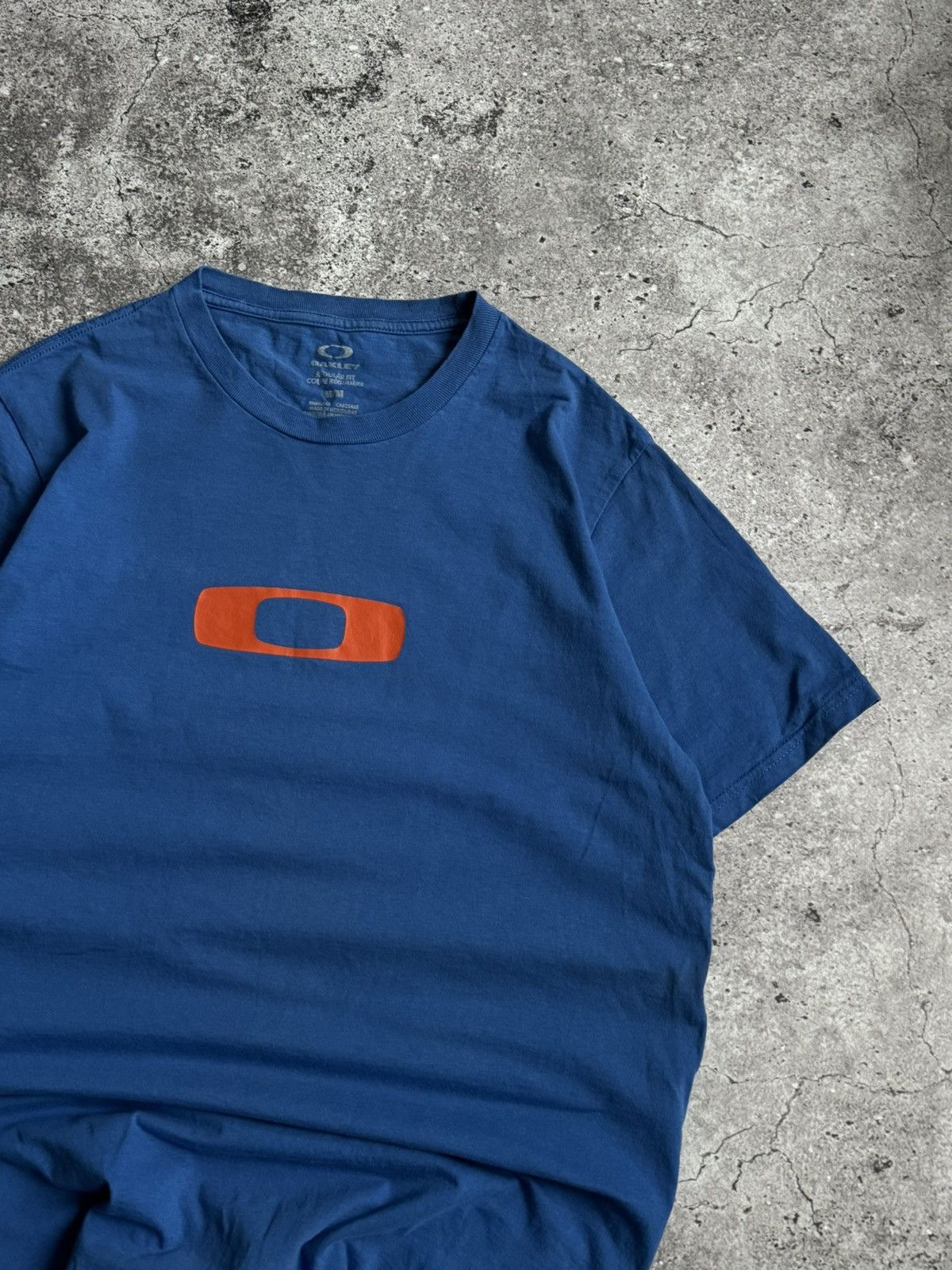 Oakley × Vintage Vintage Oakley center logo oversized t-shirt Size US M / EU 48-50 / 2 - 4 Thumbnail