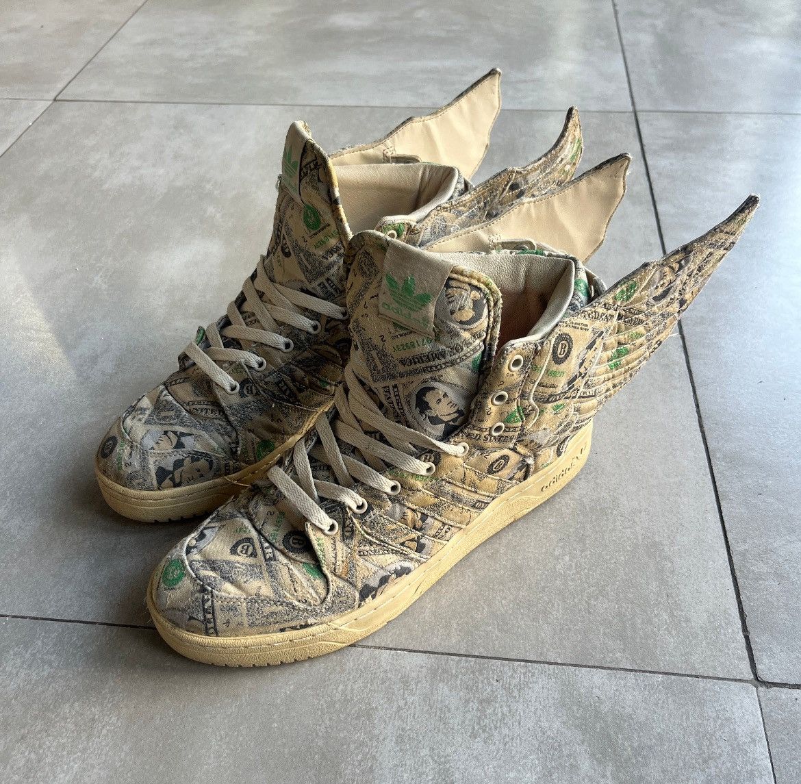 Adidas × Jeremy Scott Adidas x Jeremy scott dollar wings Size US 9.5 / EU 42-43 - 4 Thumbnail