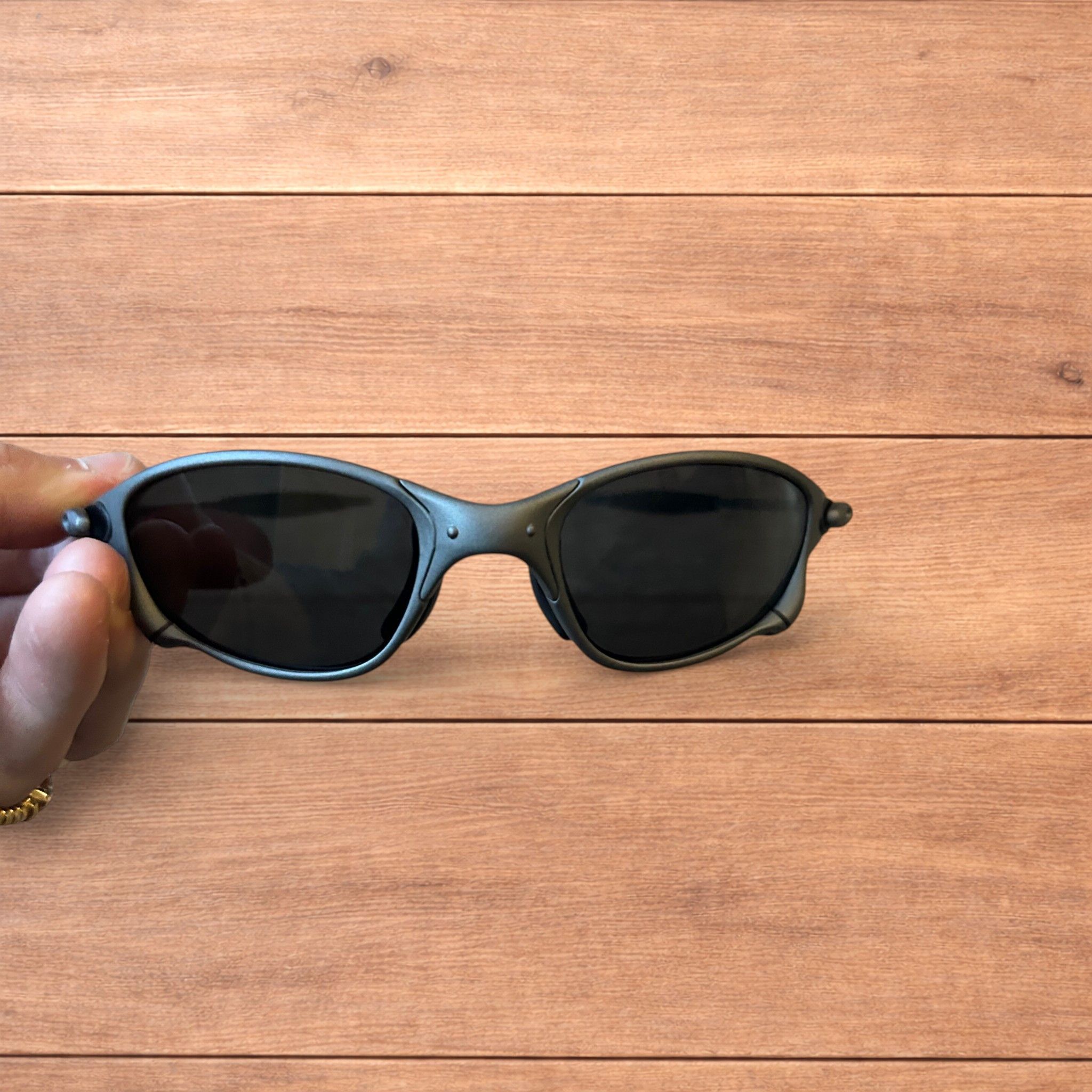 Japanese Brand Metal frame polarised sunglasses in grey frame black lens. Size ONE SIZE - 3 Thumbnail