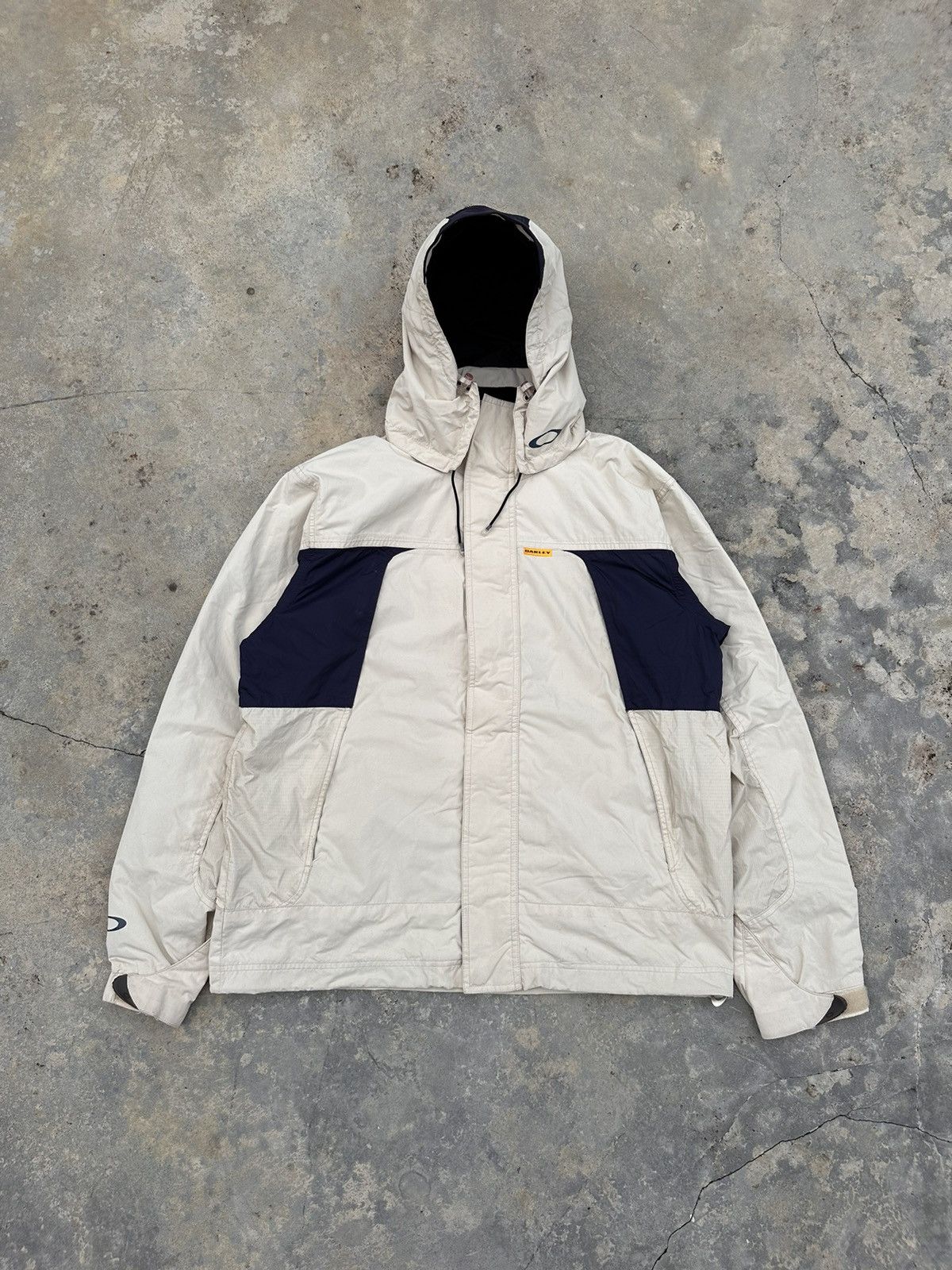 image of Vintage Y2K Oakley Road Fuel Gorpcore Jacket in White Milk, Men's (Size Small)